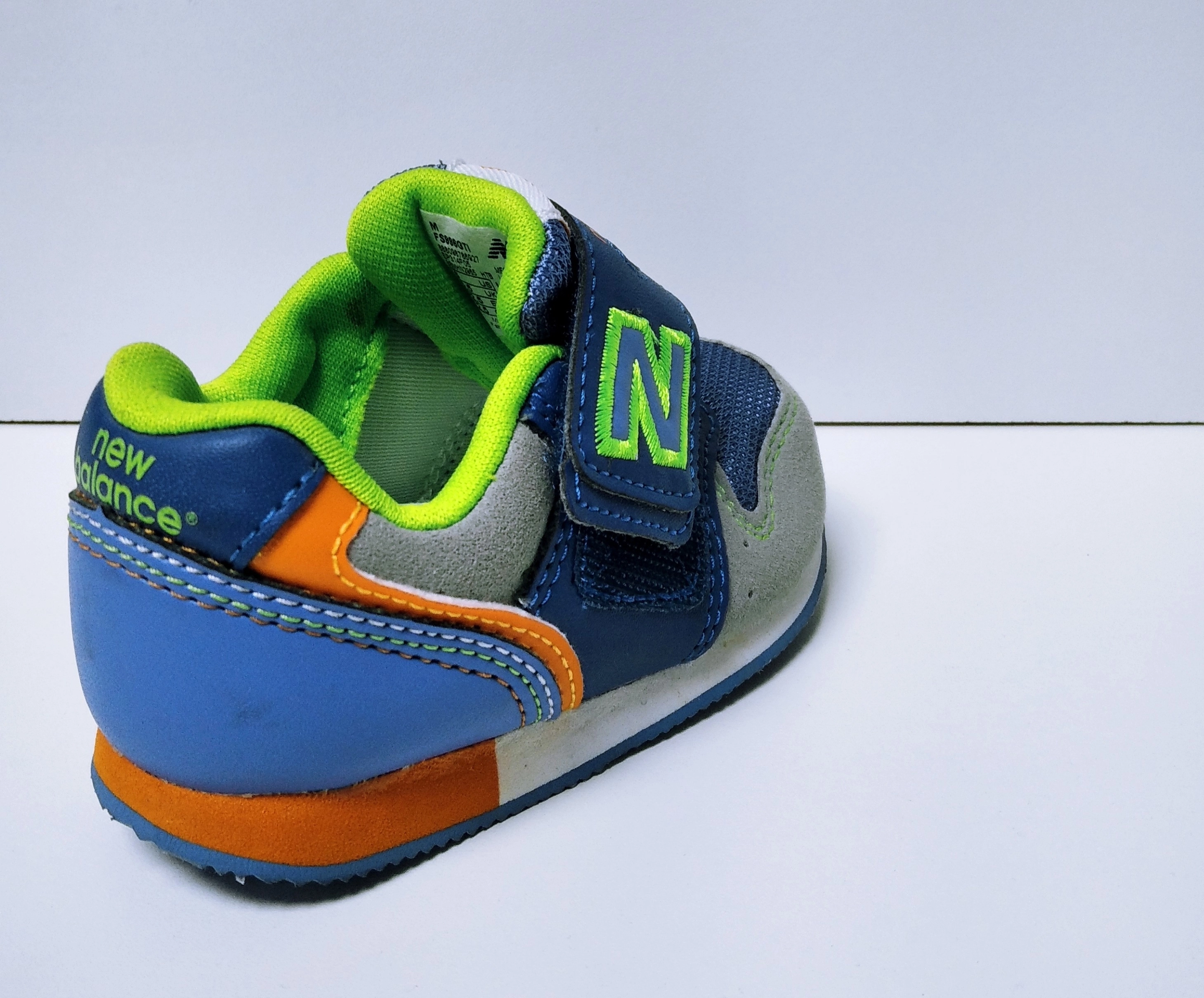 NEW BALANCE NIÑOS 2