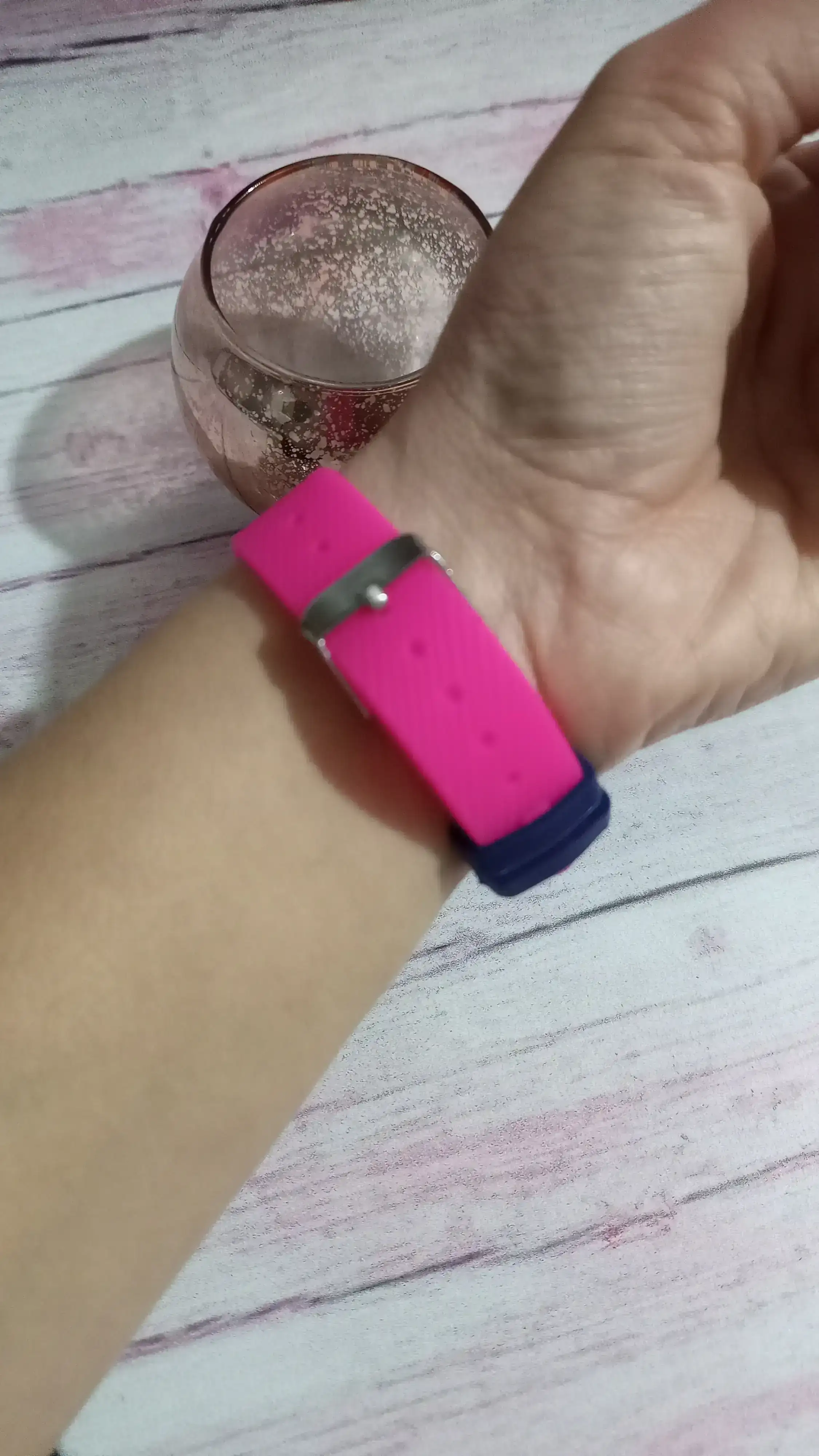 Reloj fuscia ,maya de goma 2