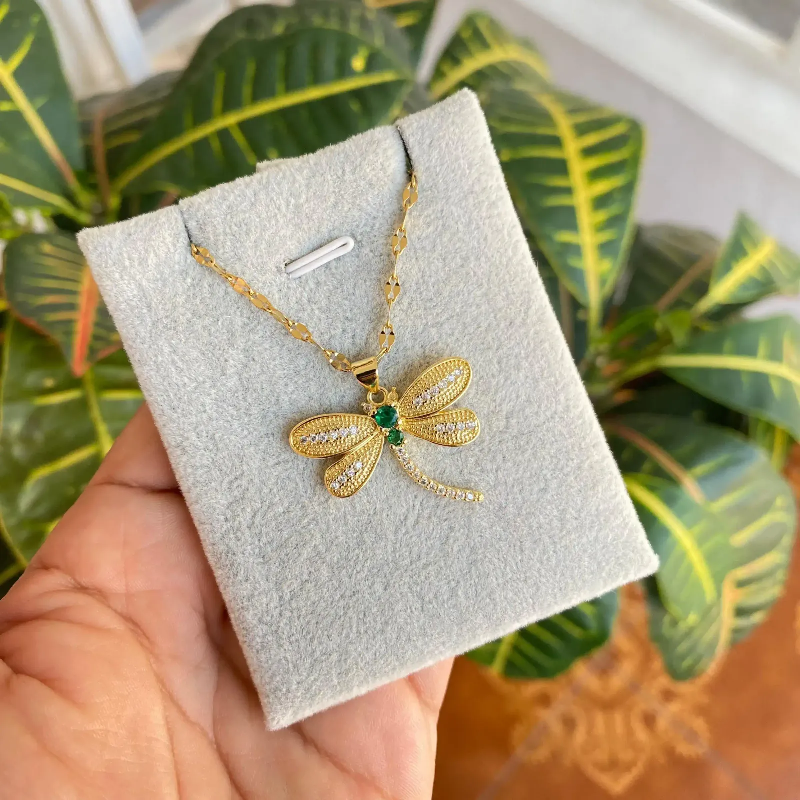 Cadena Y Dije En Acero Con Piedra Circon De Libelula Verde Esmeralda Blanca 3