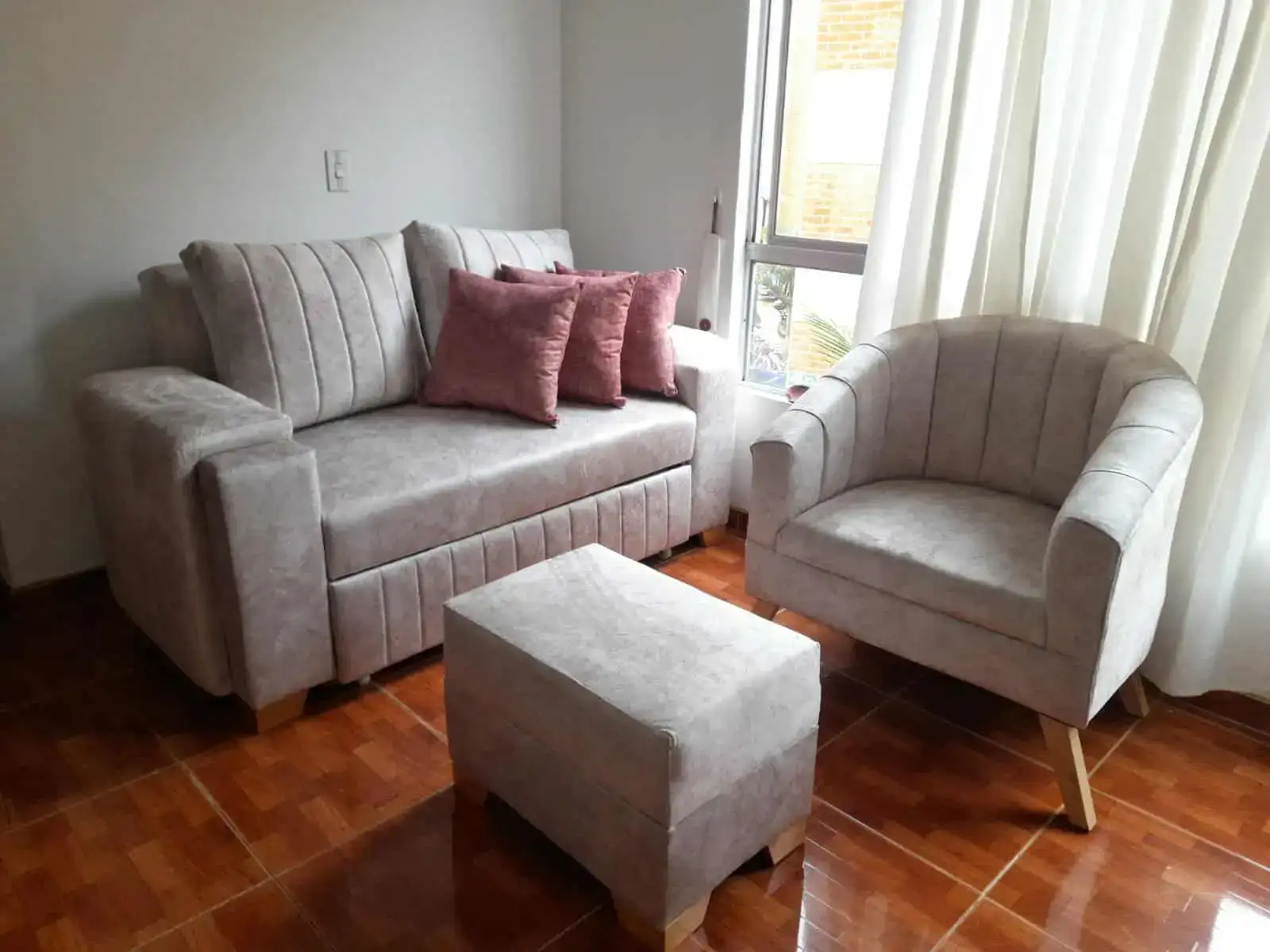 Combo Sofacama mas poltrona y puff baúl 