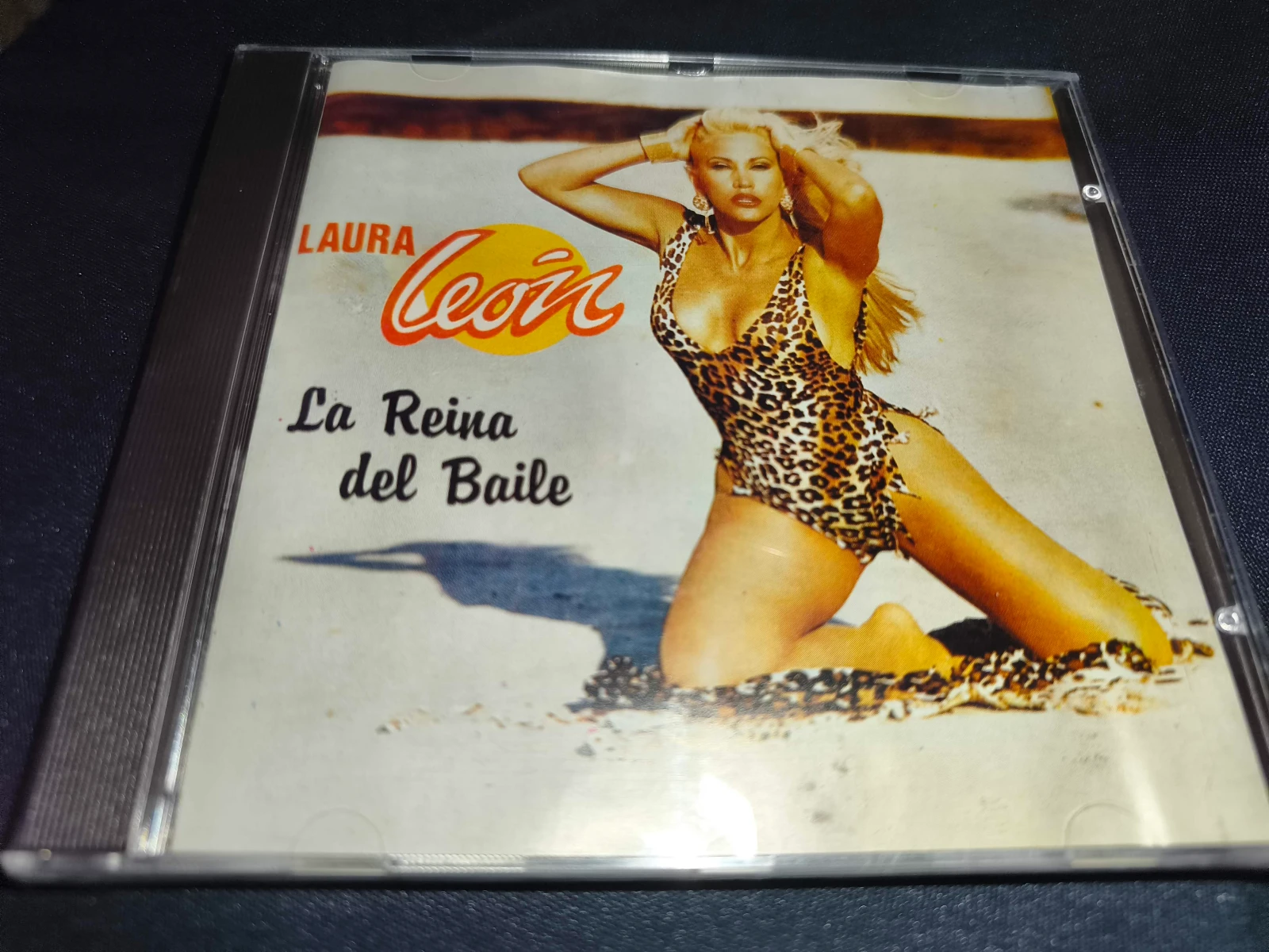 Laura Leon - La Reina Del Baile (LAURO RECORDS)