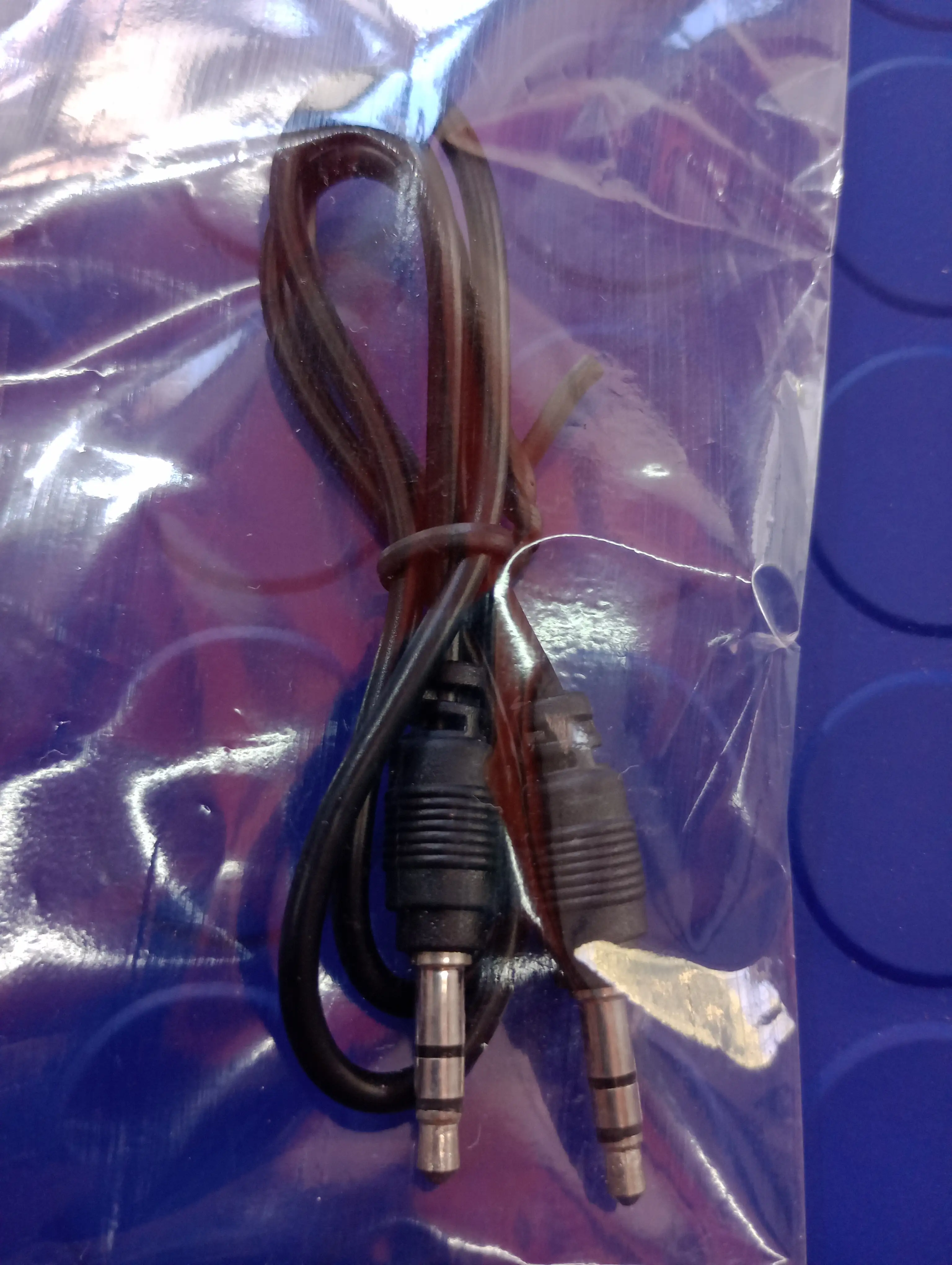 Cable auxiliar miniplug macho - macho