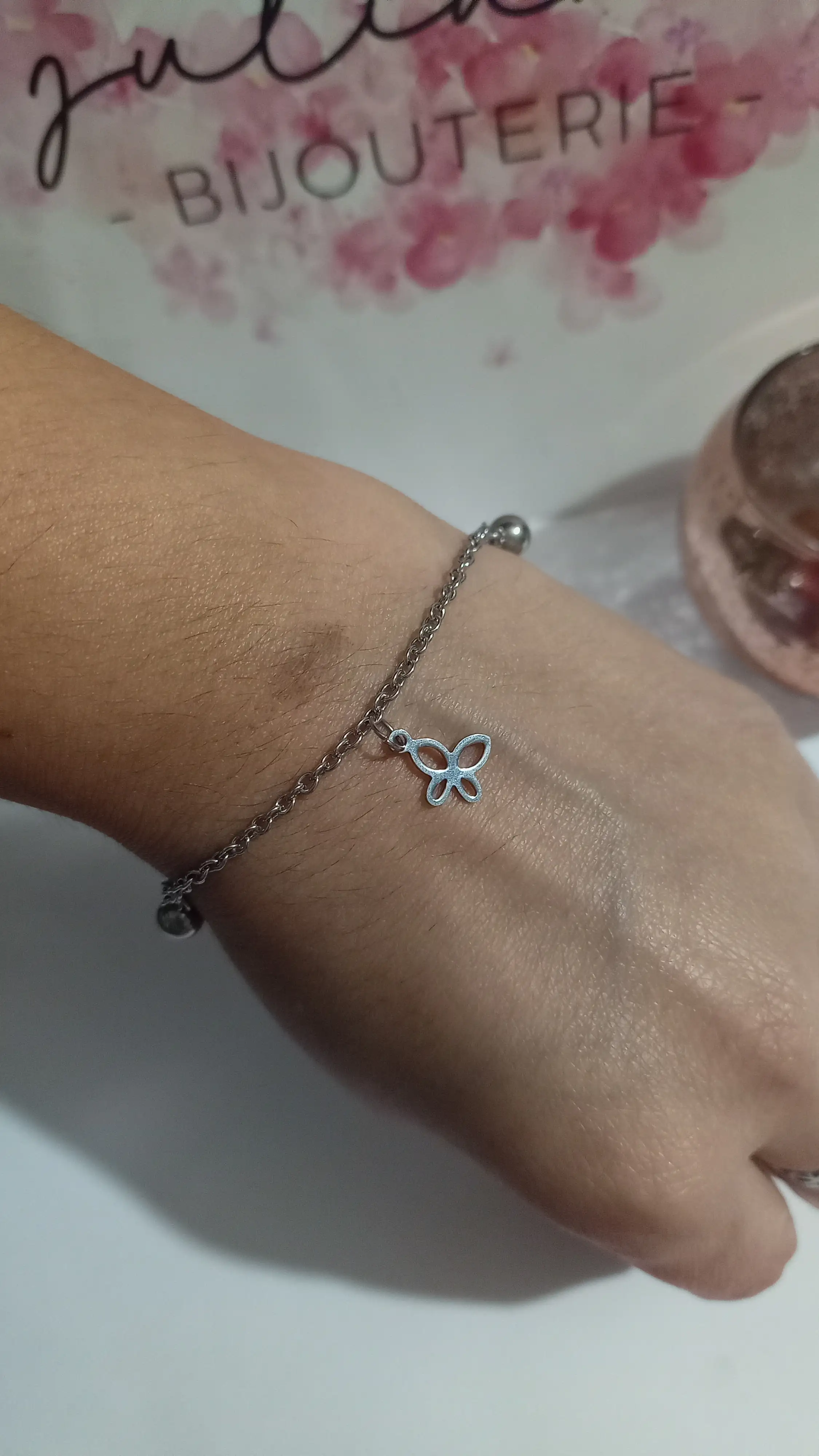 Pulseras con bolitas y mariposas🦋🦋 2