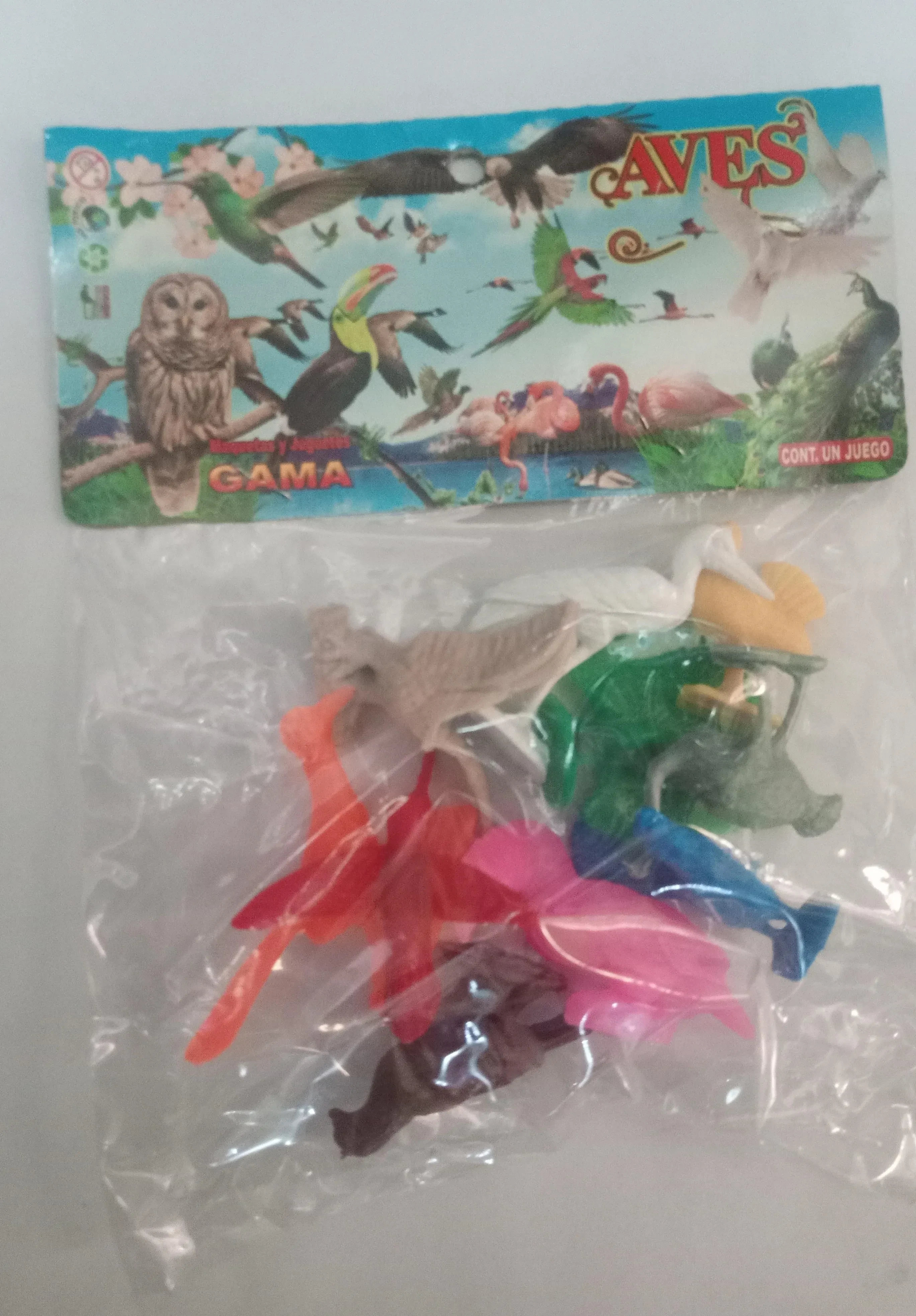 Aves de plastico 