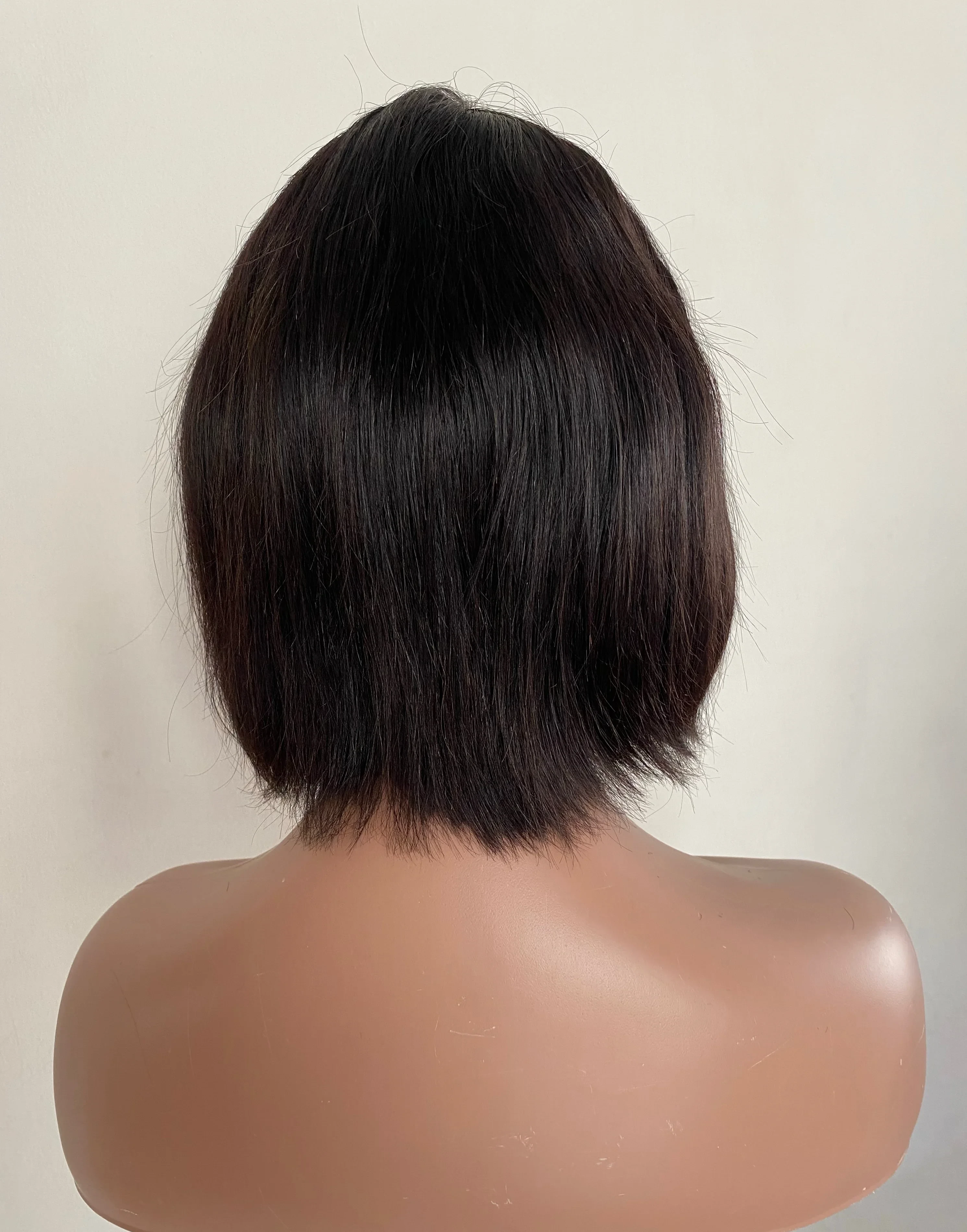 Peluca con galluza Bob 10” 4