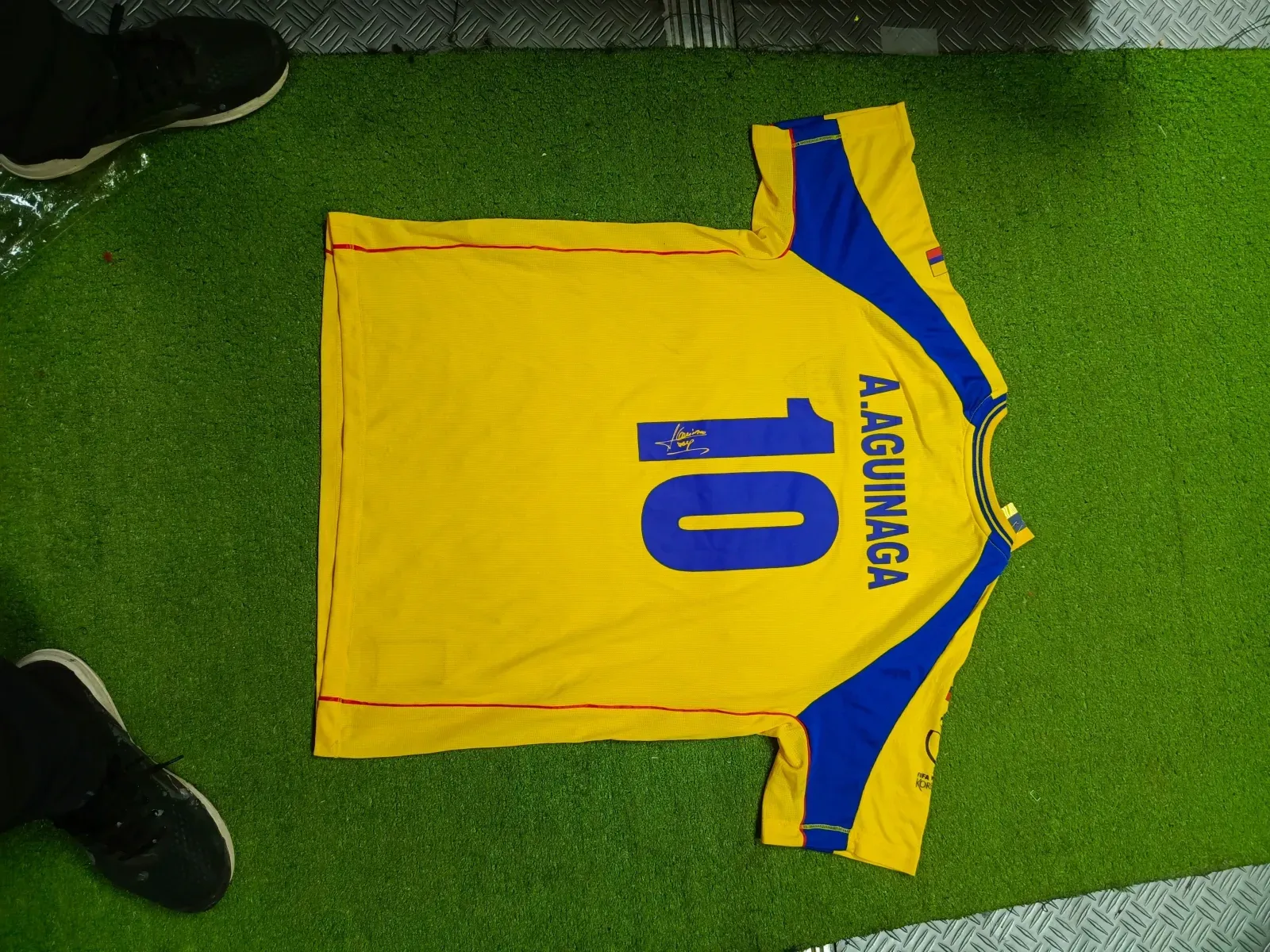 LEYENDA ECUADOR 2002 AGOTADO  2