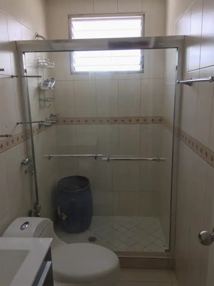 Puerta de baño modelo premium  3
