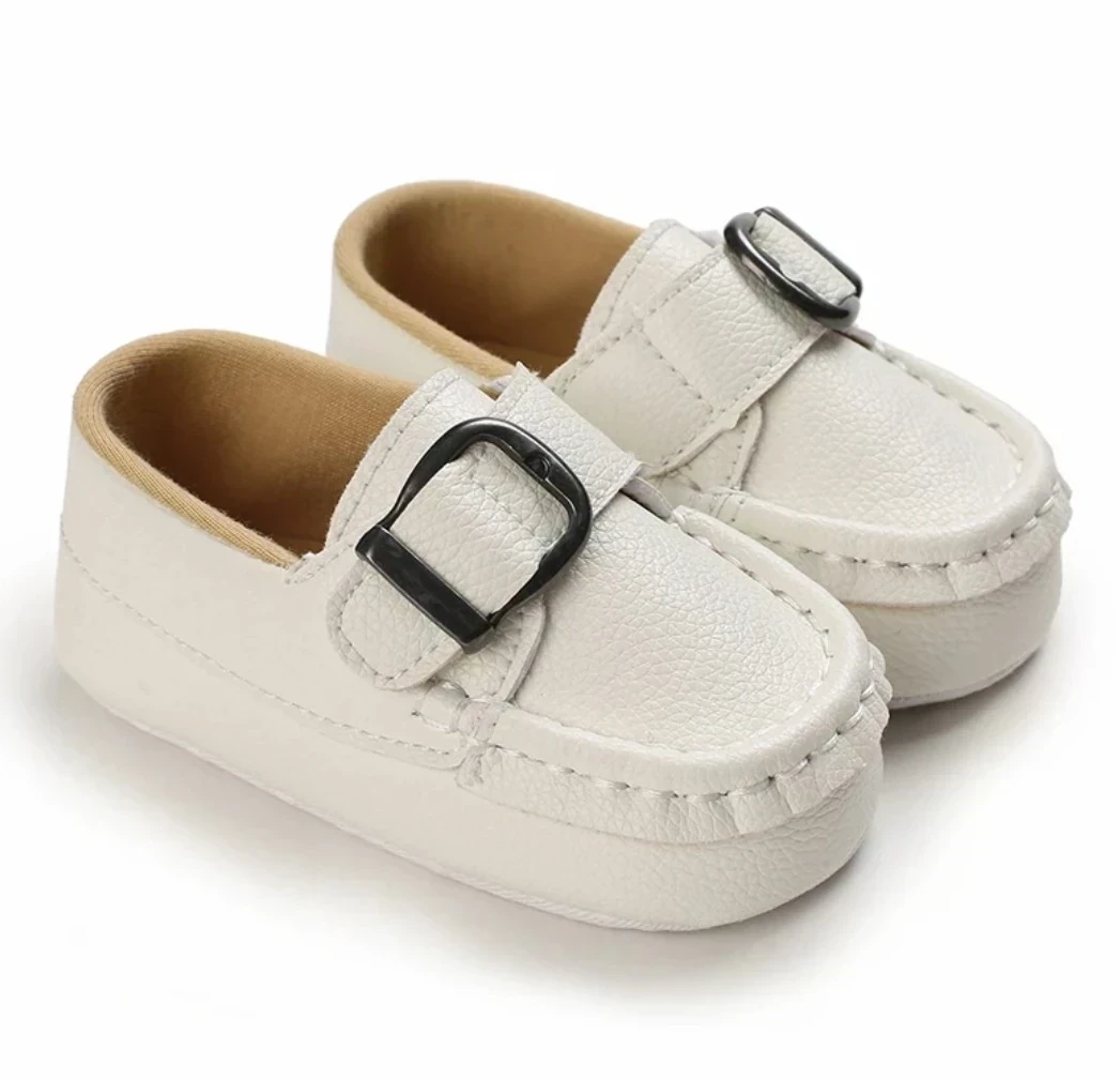 ZAPATITOS BLANCO MOCASÍN  5