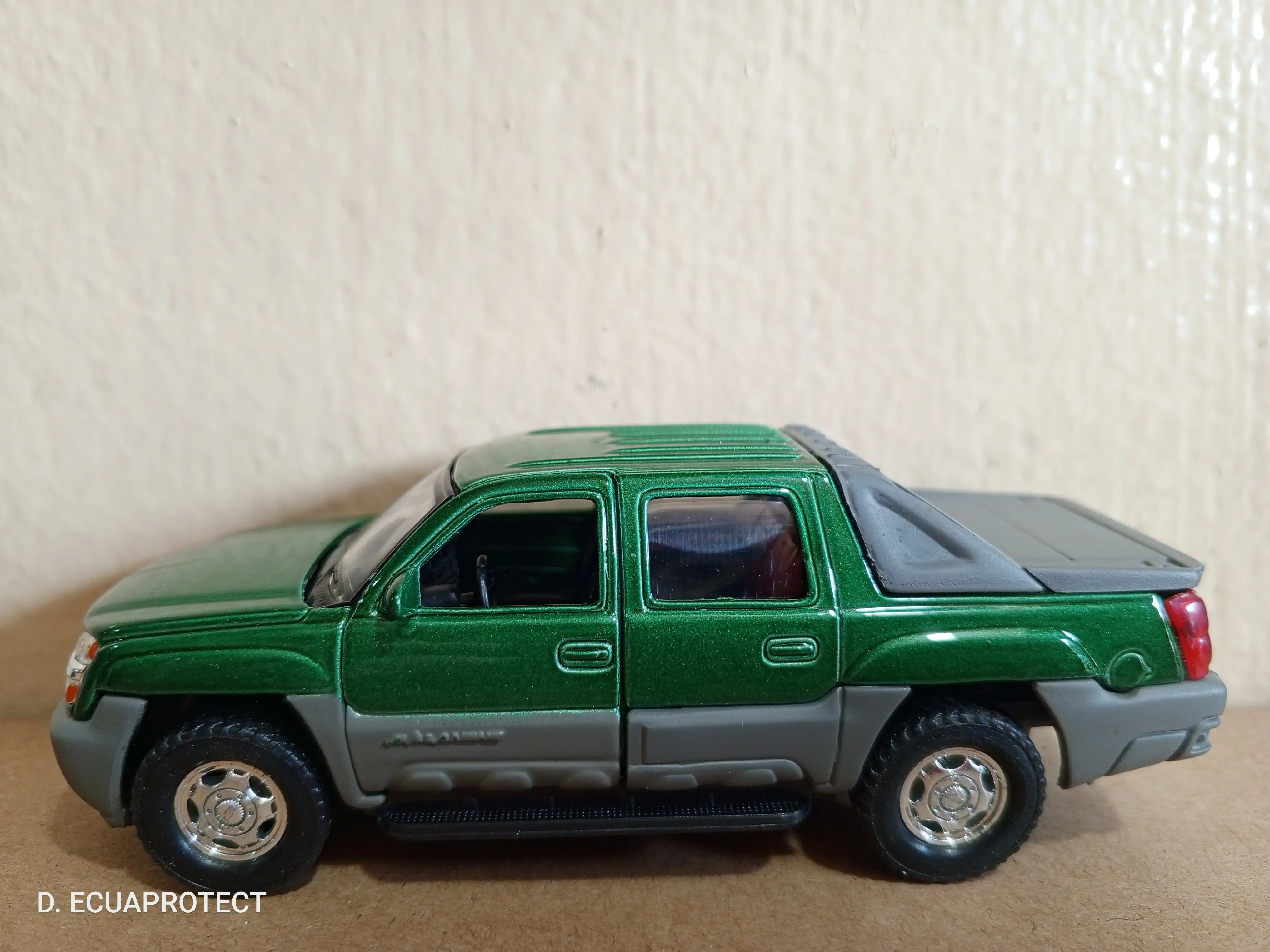 CHEVROLET '02 AVALANCHE 🛻 2