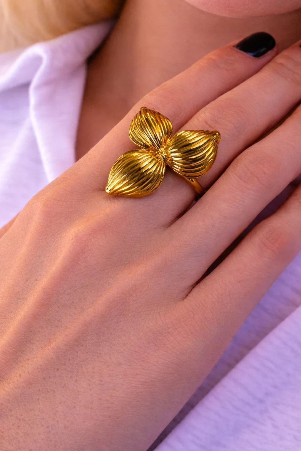 Anillo petalos