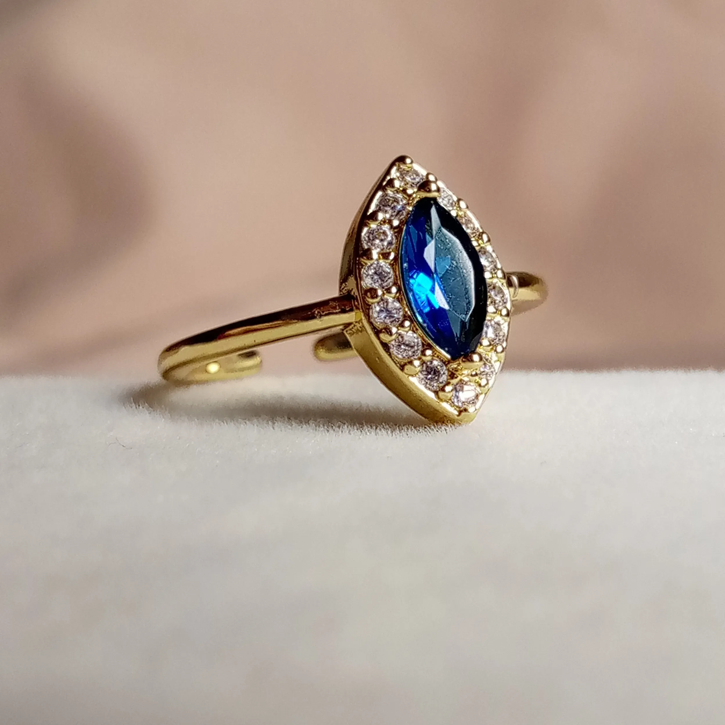 Anillo óvalo piedra azul