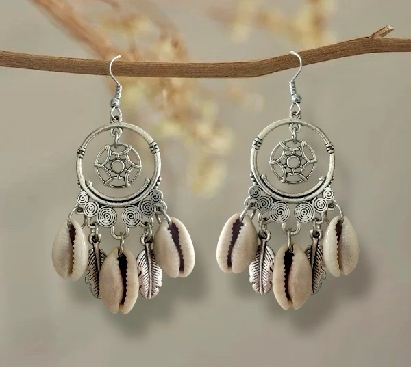 Pendientes Aro con Conchas Cowrie