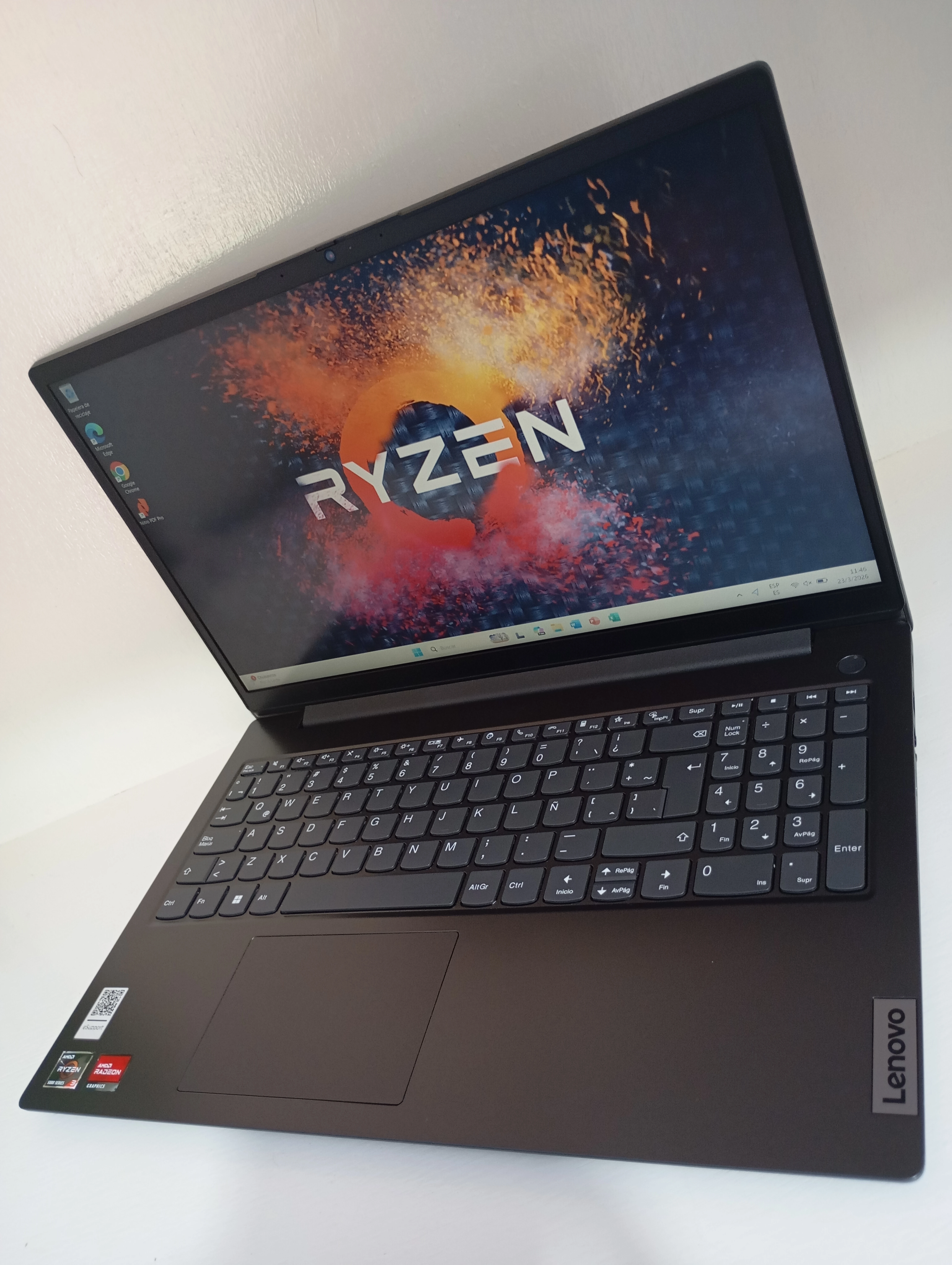 Lenovo Ryzen 3 Semi nuevo 