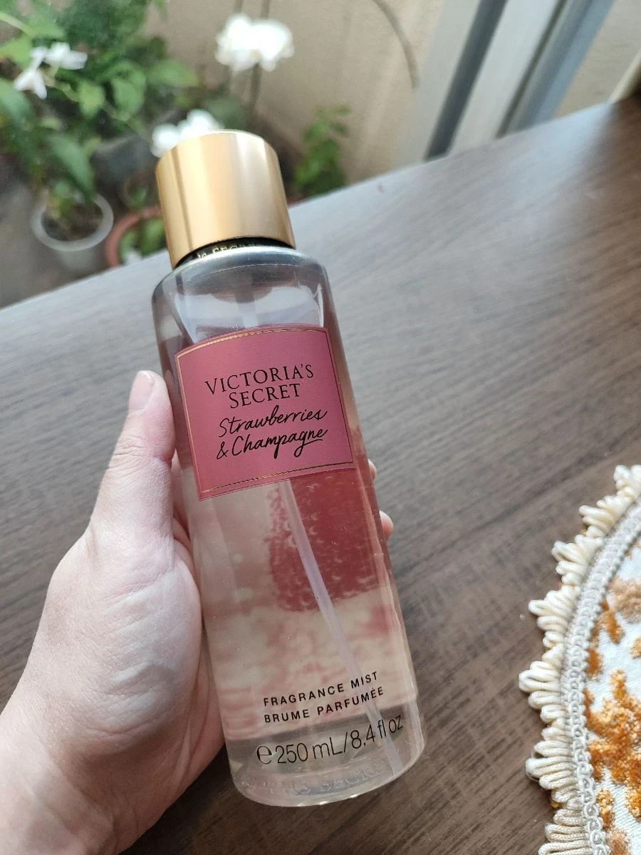 VS Strawberries e Champagne Body Splash 3