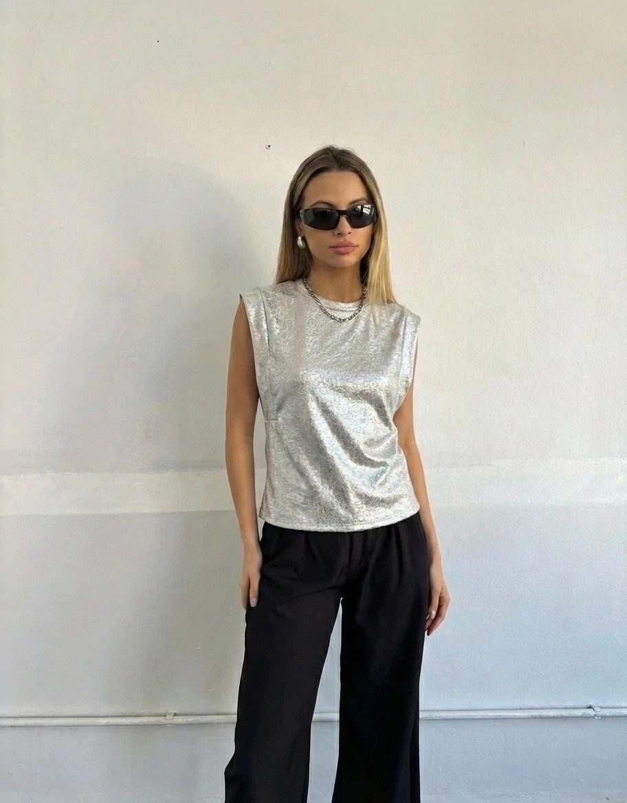 REMERA LEILA 