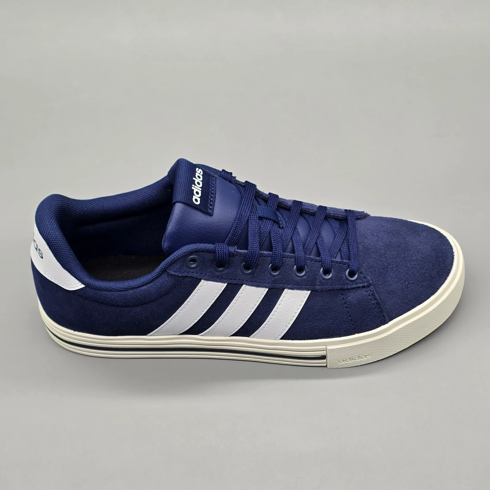 ADIDAS DAILY 4.0 3