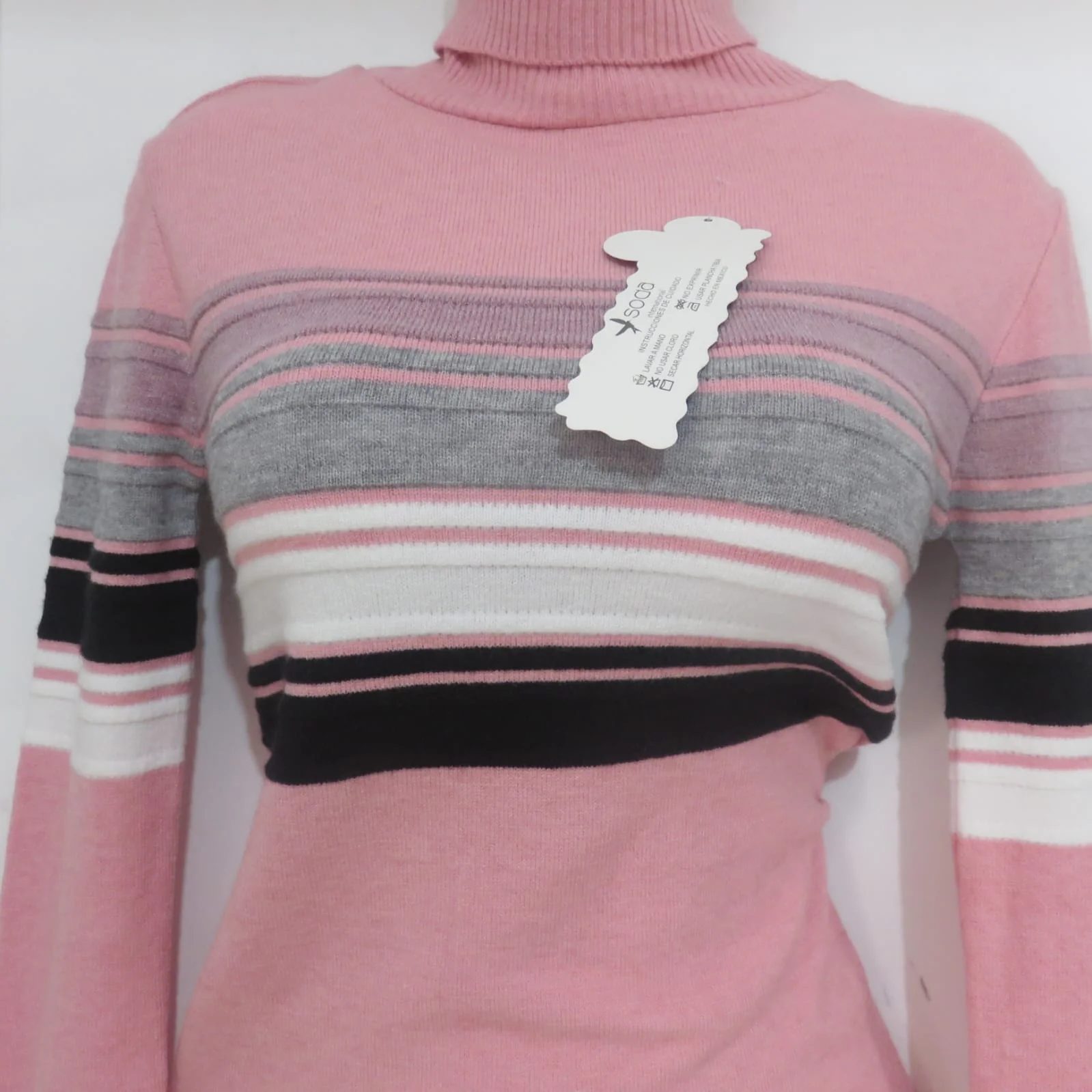 Blusa tipo suéter rosa con rayas  5