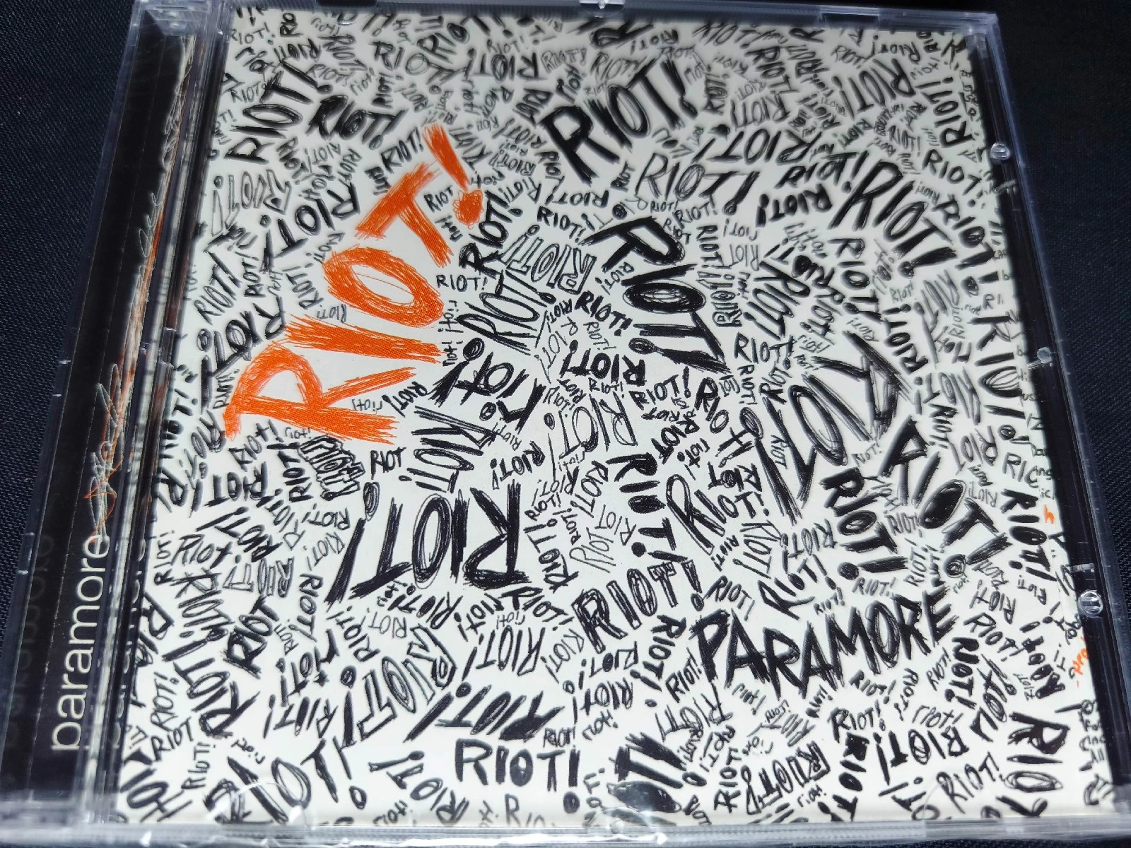 Paramore - Riot (CHILE)