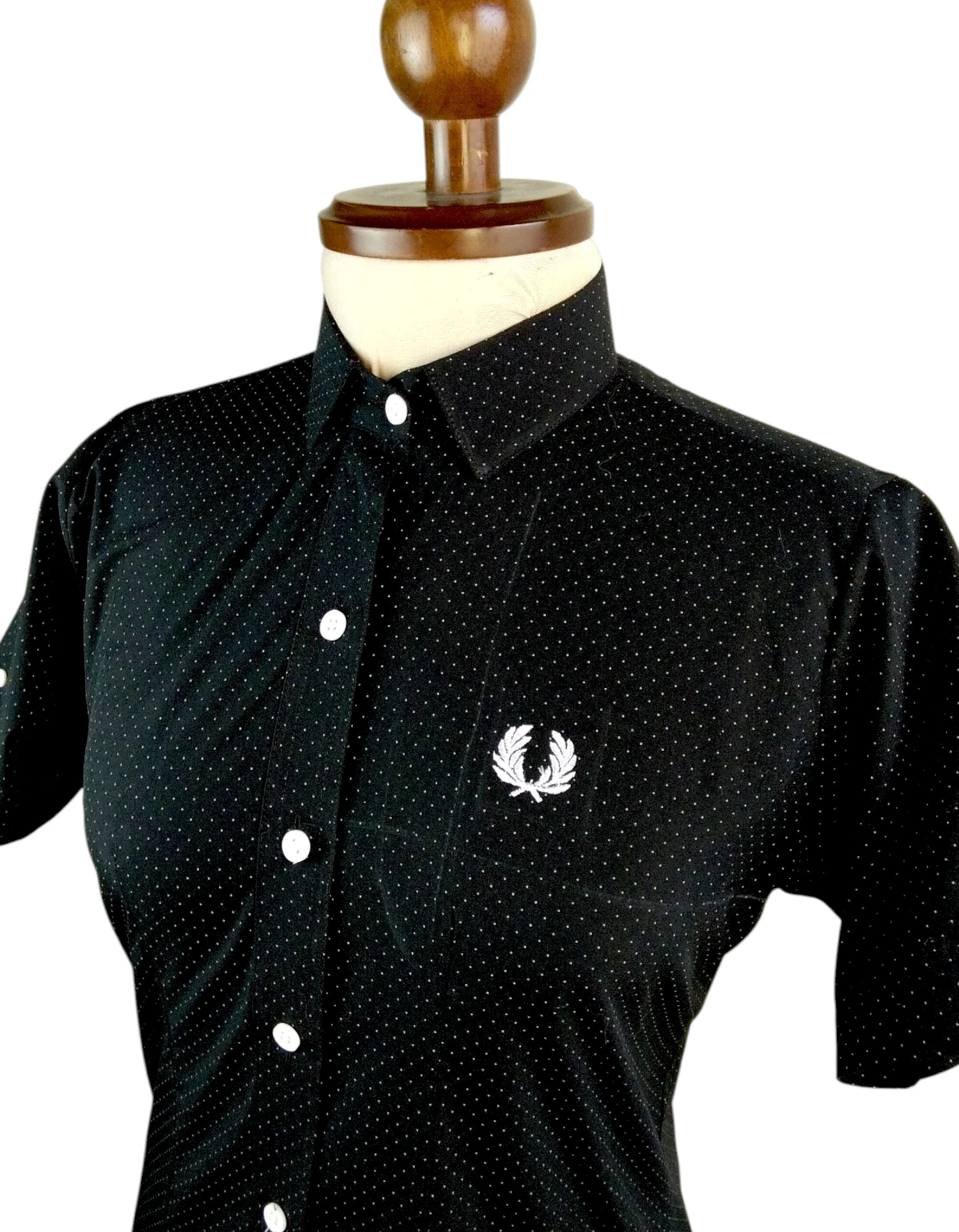 Camisa botones negra con puntos blancos 
