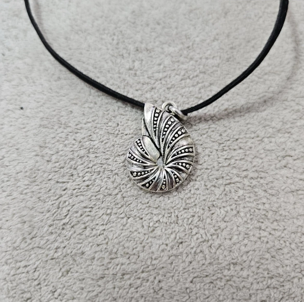 COLLAR 2