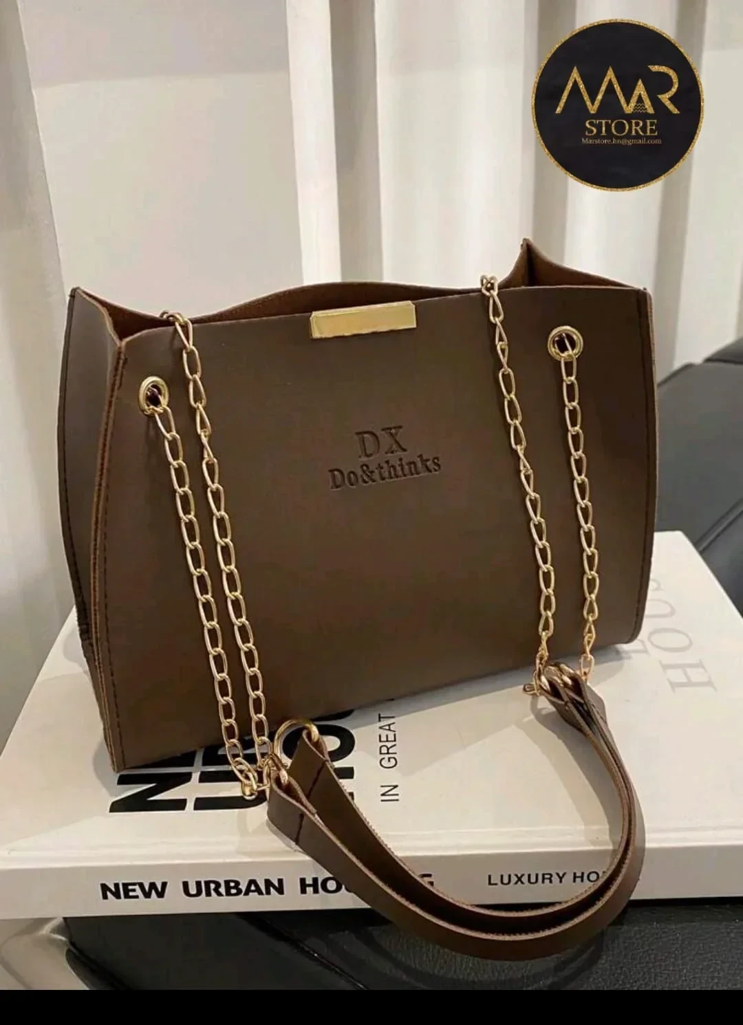Hermosa y amplia cartera con cadera