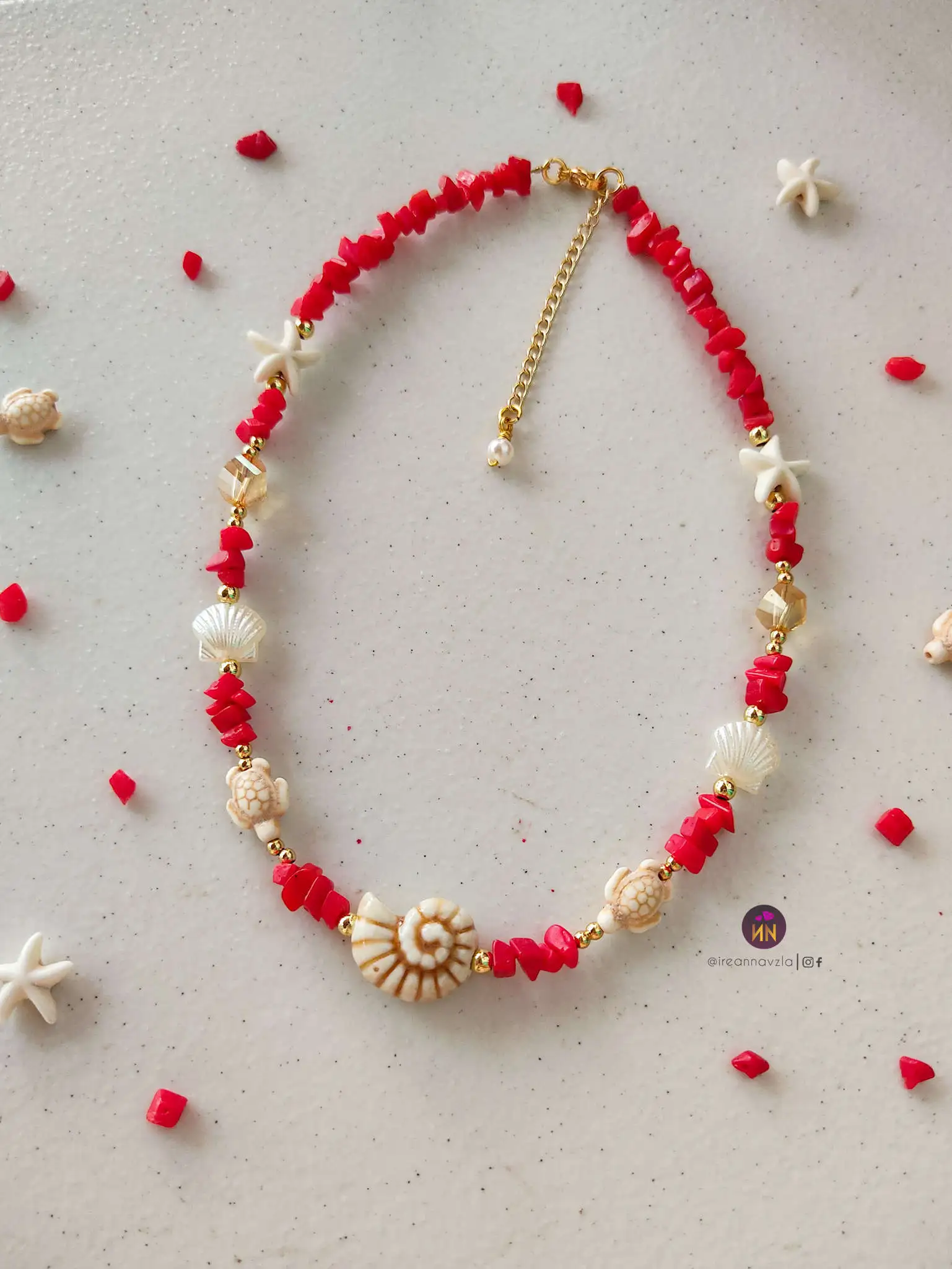Collar marino con piedras