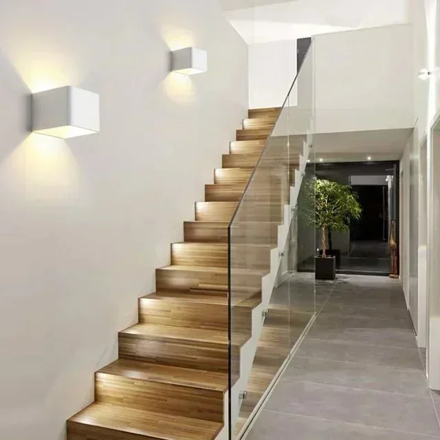 APLIQUE PARED CUADRA 5W LUZ CALIDA/3000K 2