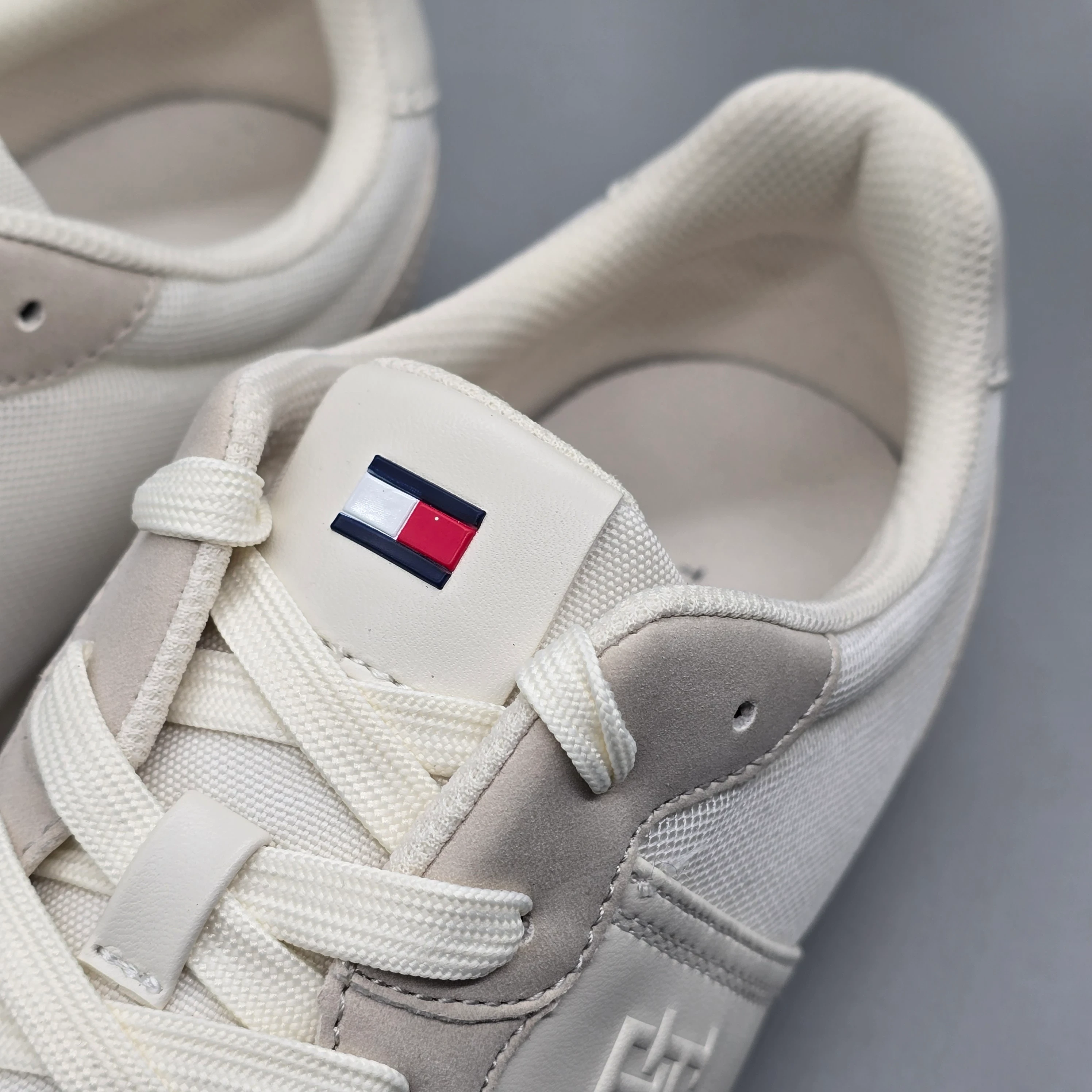 TOMMY HILFIGER CAMEO  6