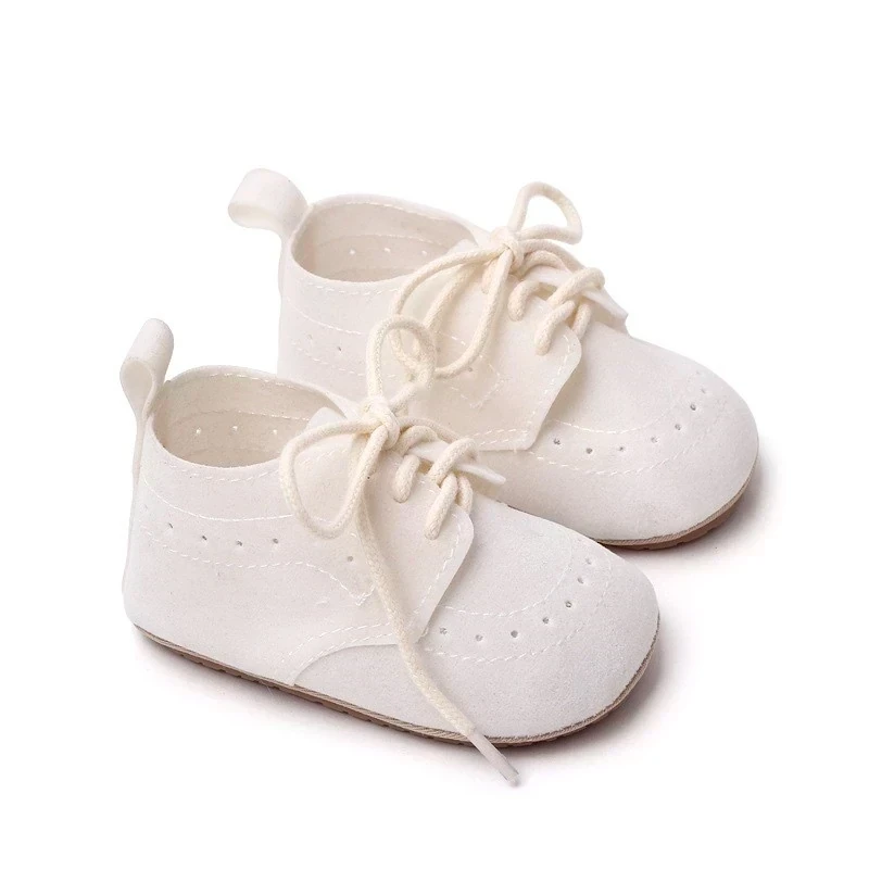 ZAPATITOS BLANCO CORDONES 2