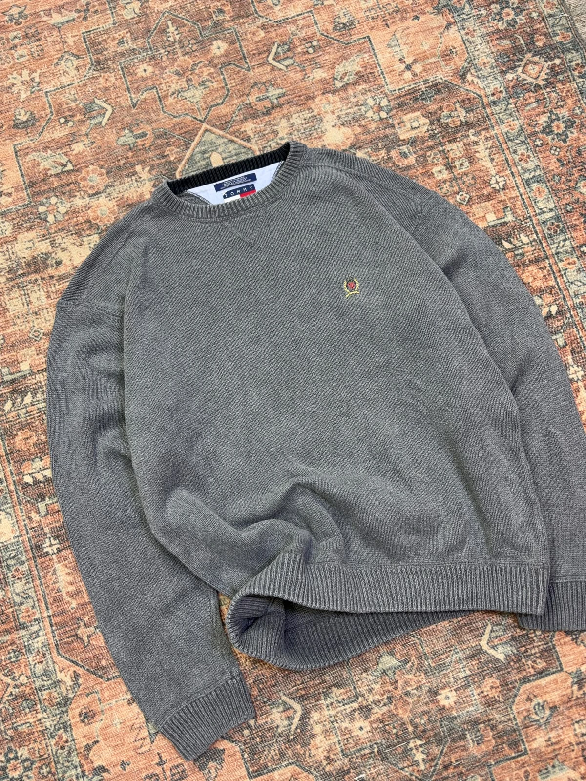 VINTAGE TOMMY HILFIGER CREWNECK SWEATER
