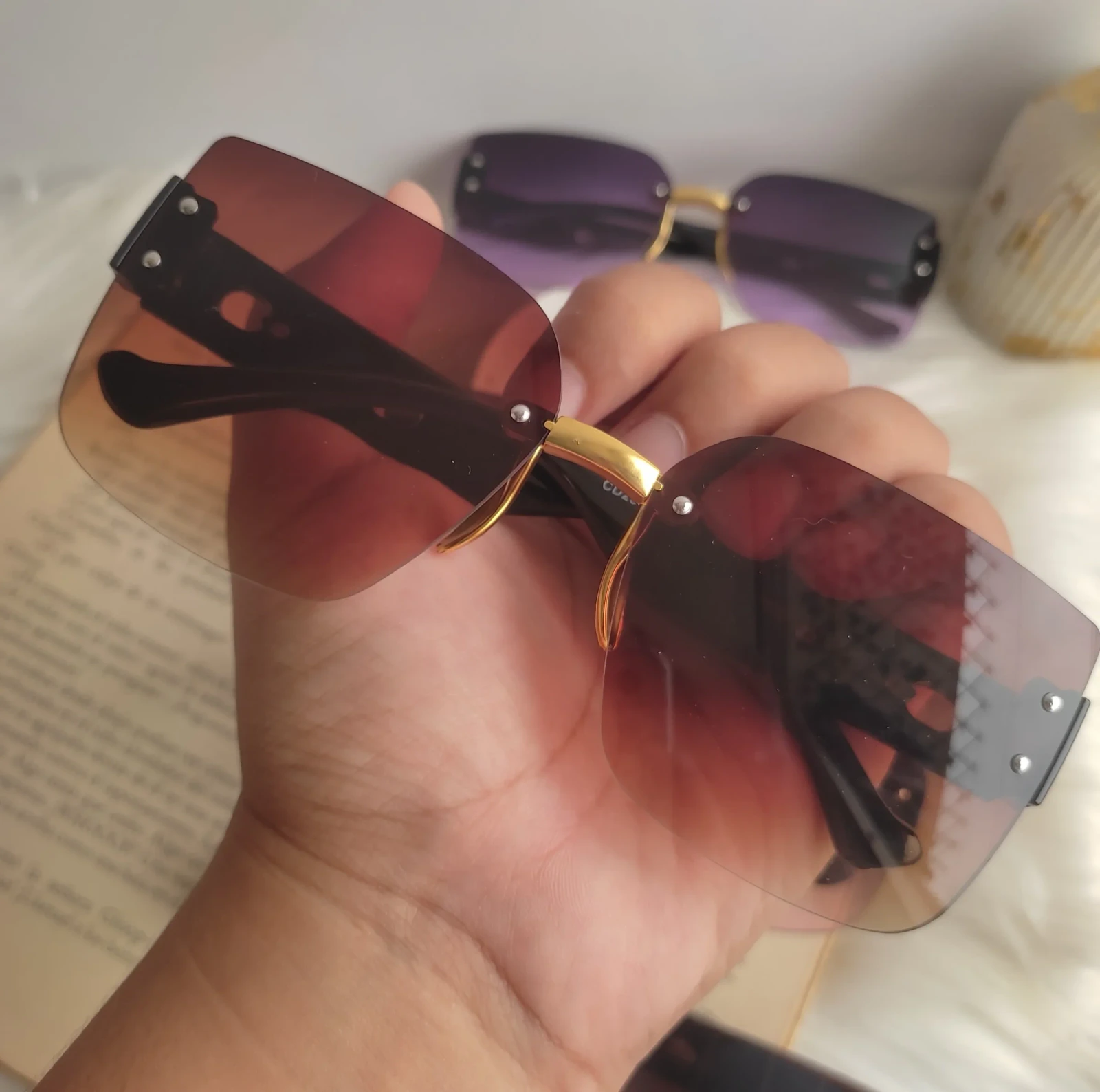 Gafas cuadradas de dama clásicas  2