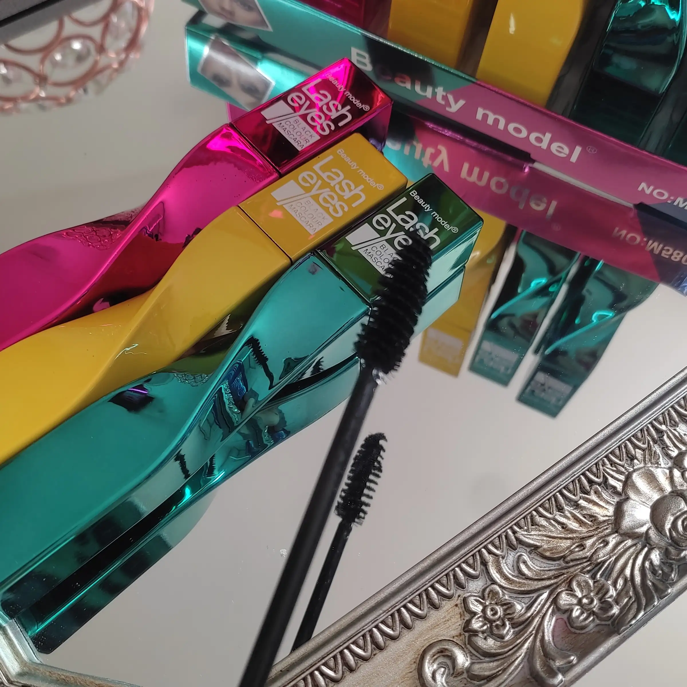 PESTAÑINA LASH EYES BEAUTY MODEL 2