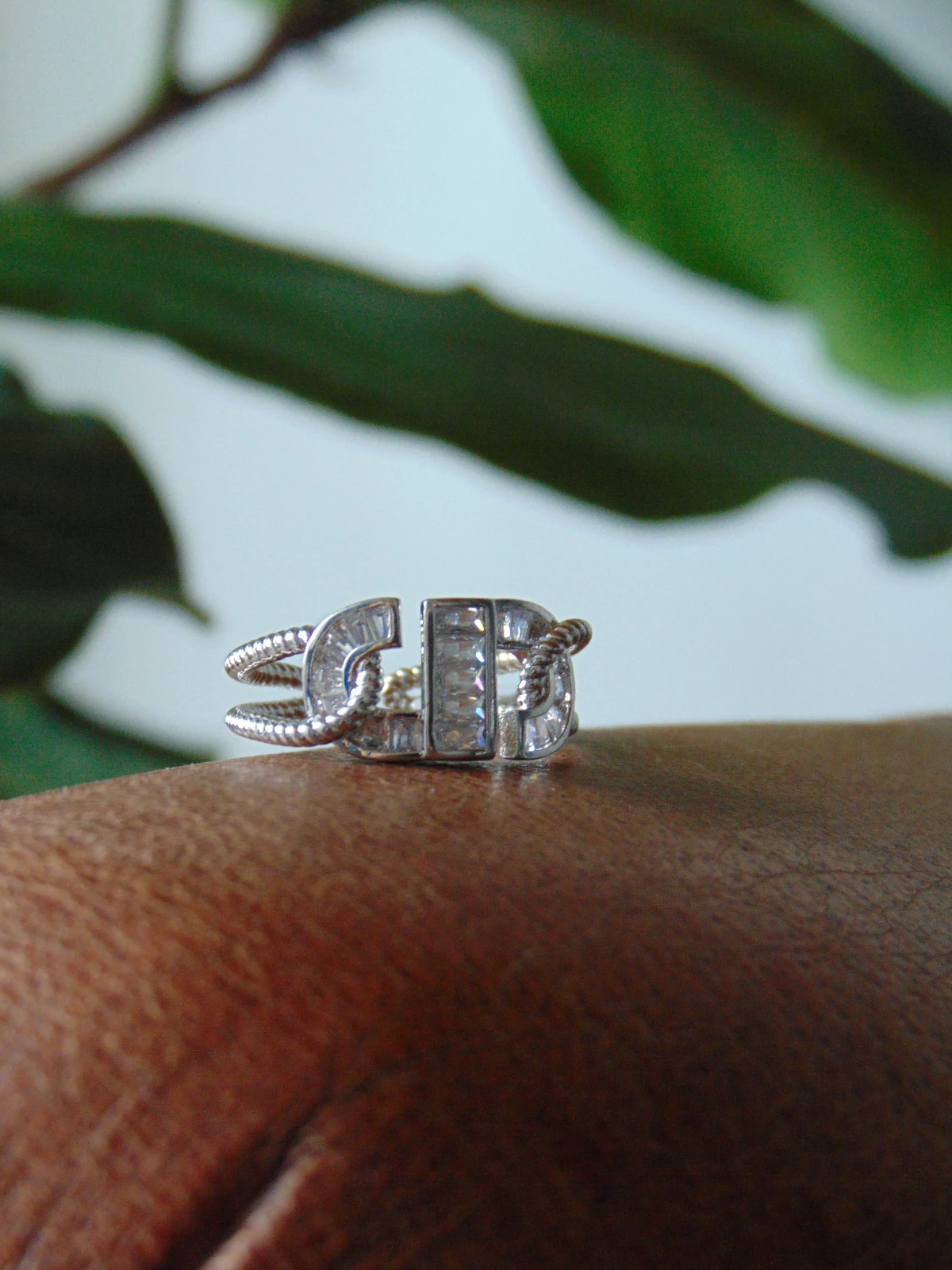 ANILLO ACERO PLATE ENTRELAZADO BAGUET 3