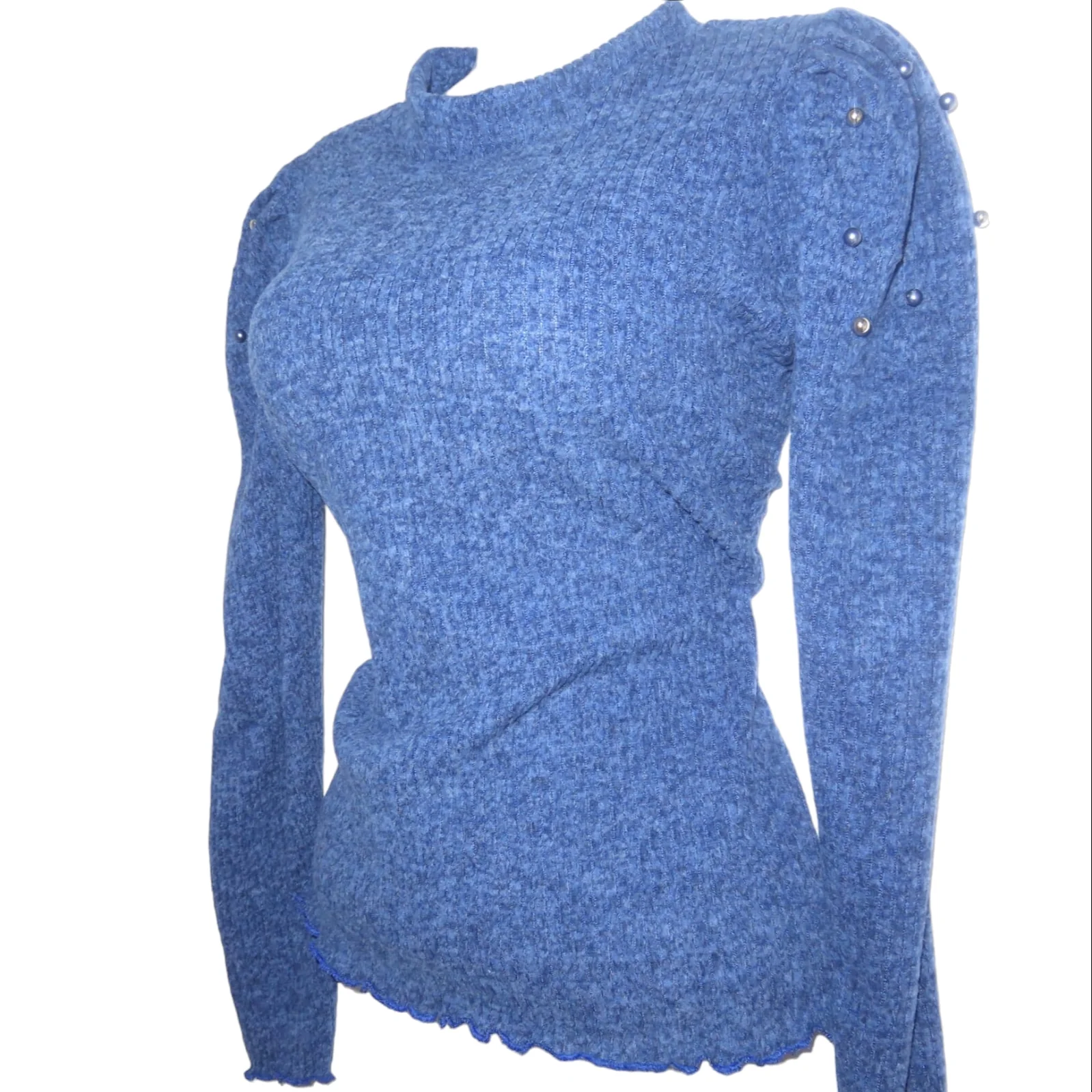 Blusa roja tipo sueter con perlas 3