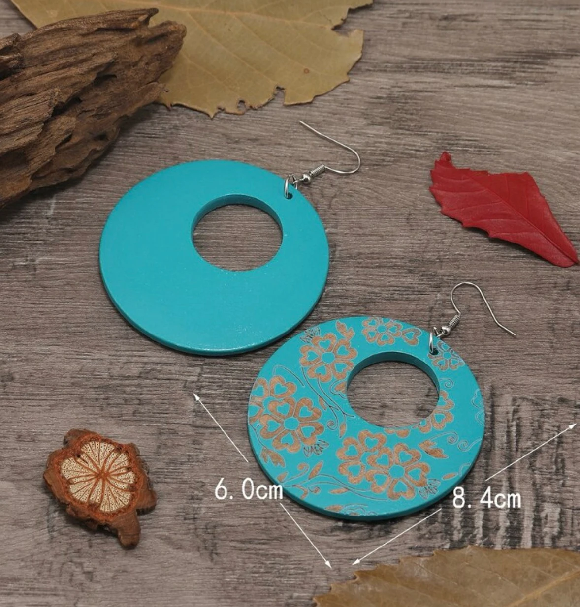 Pendientes tallados con diseo circular  3