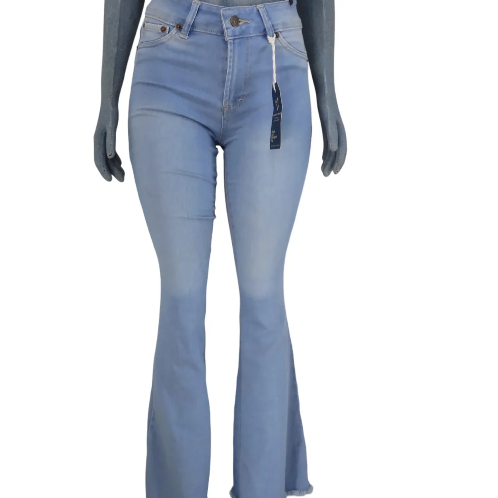 Jeans azul claro acampanado