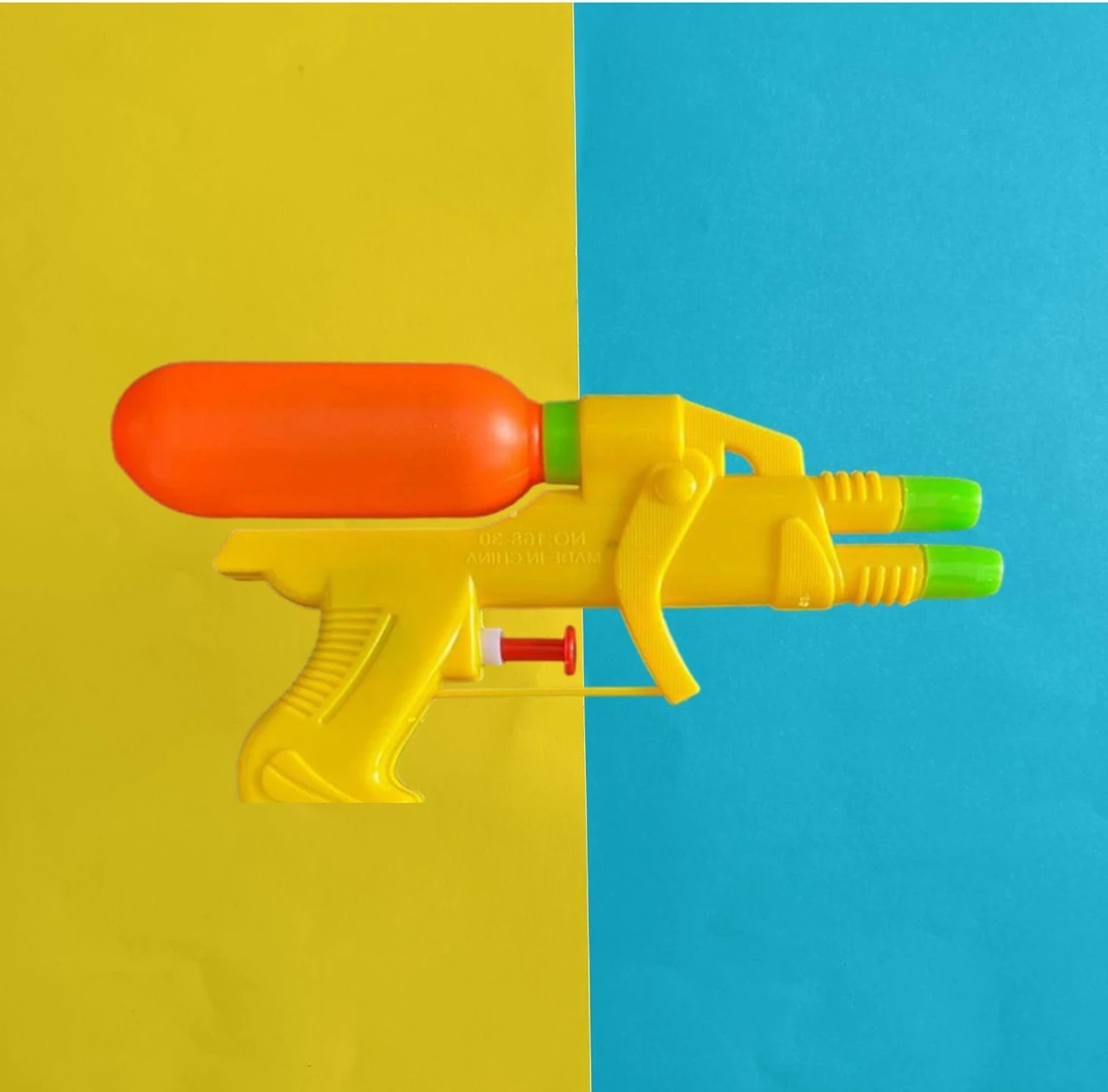 PISTOLA AGUA MEDIANA 
