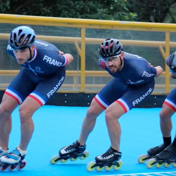 PATINAJE DE VELOCIDAD SOBRE RUEDAS