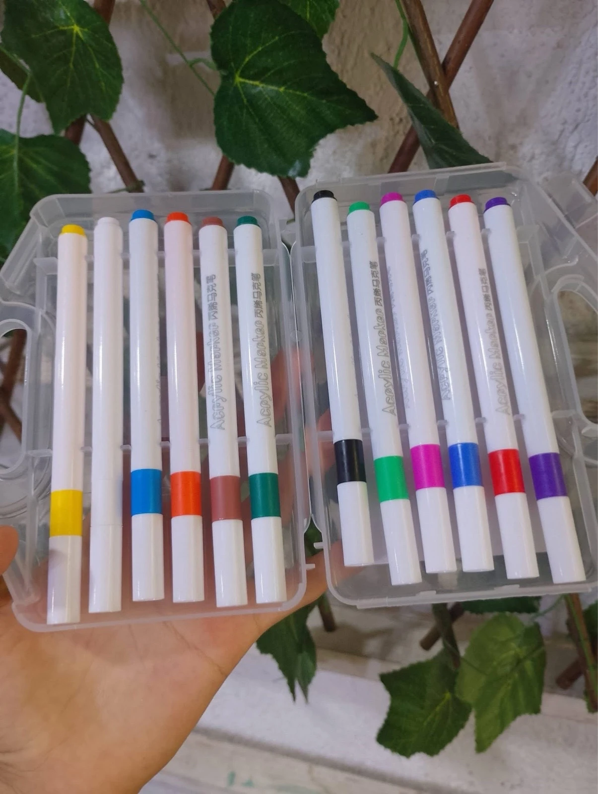 12 plumones de acrilico  2