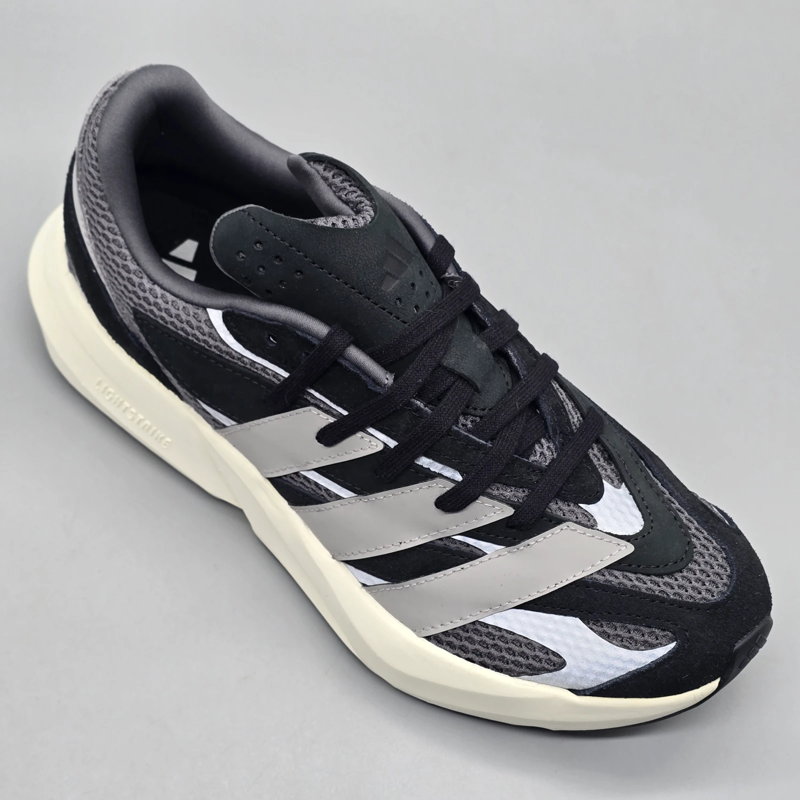 ADIDAS LIGHTBLAZE 3