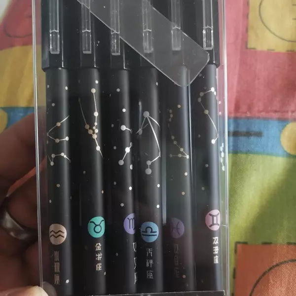 Plumas del signo zodiacal