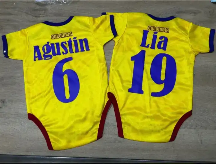 Bodie camiseta de Colombia para bebé personalizada con nombre  2