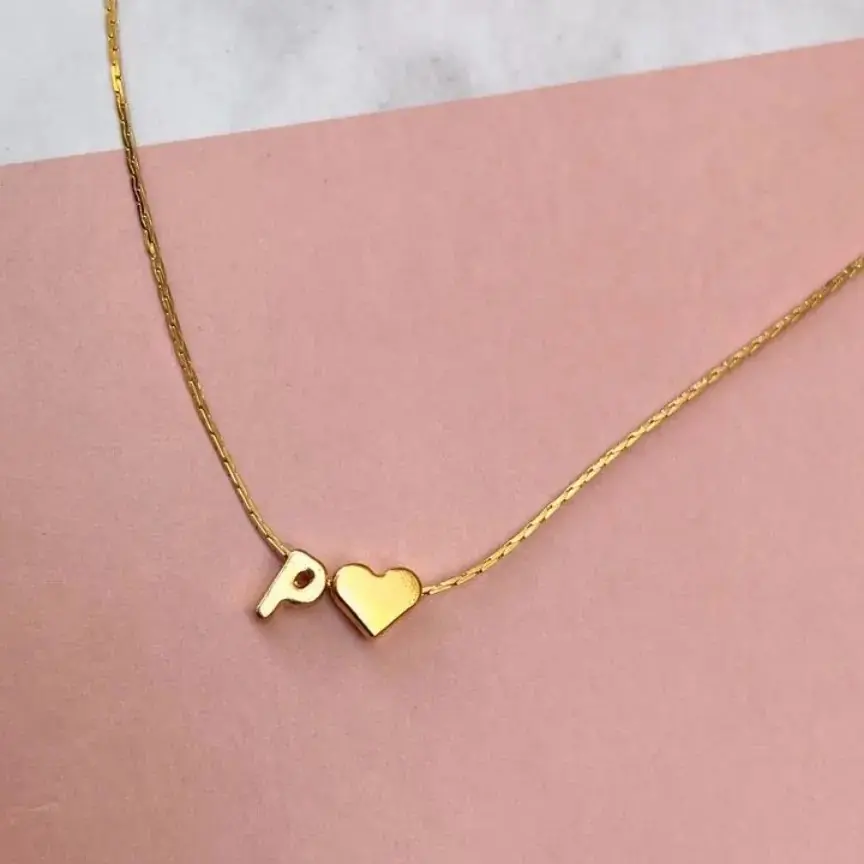 Collar con inicial