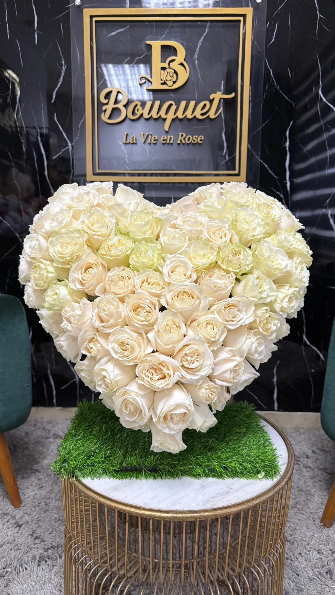 Corazon 3D con base de grama 2