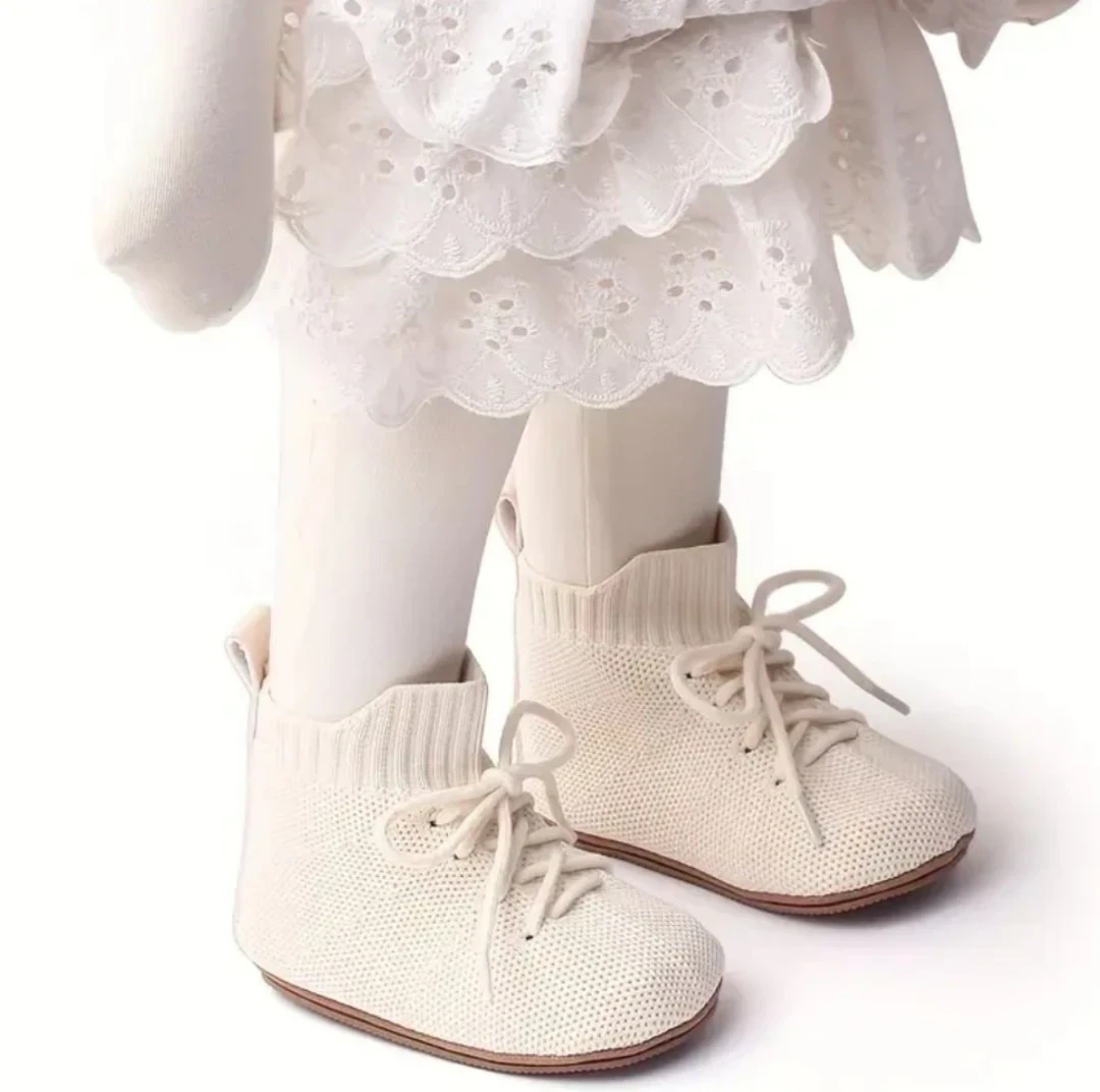 ZAPATITOS BLANCO CORDONES 2