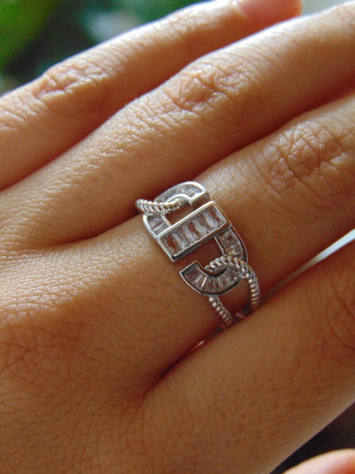 ANILLO ACERO PLATE ENTRELAZADO BAGUET 2