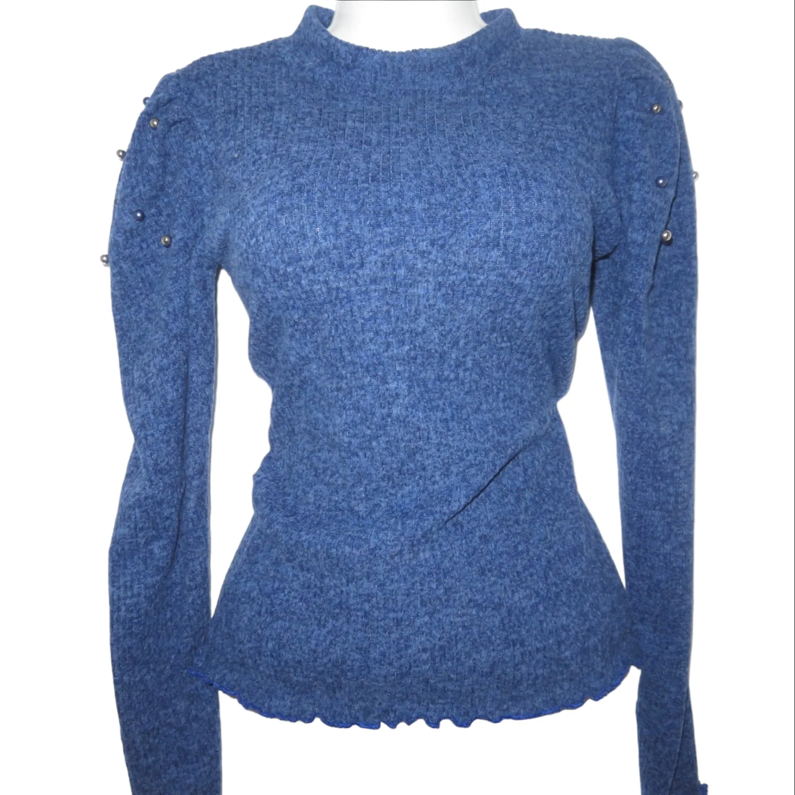 Blusa roja tipo sueter con perlas