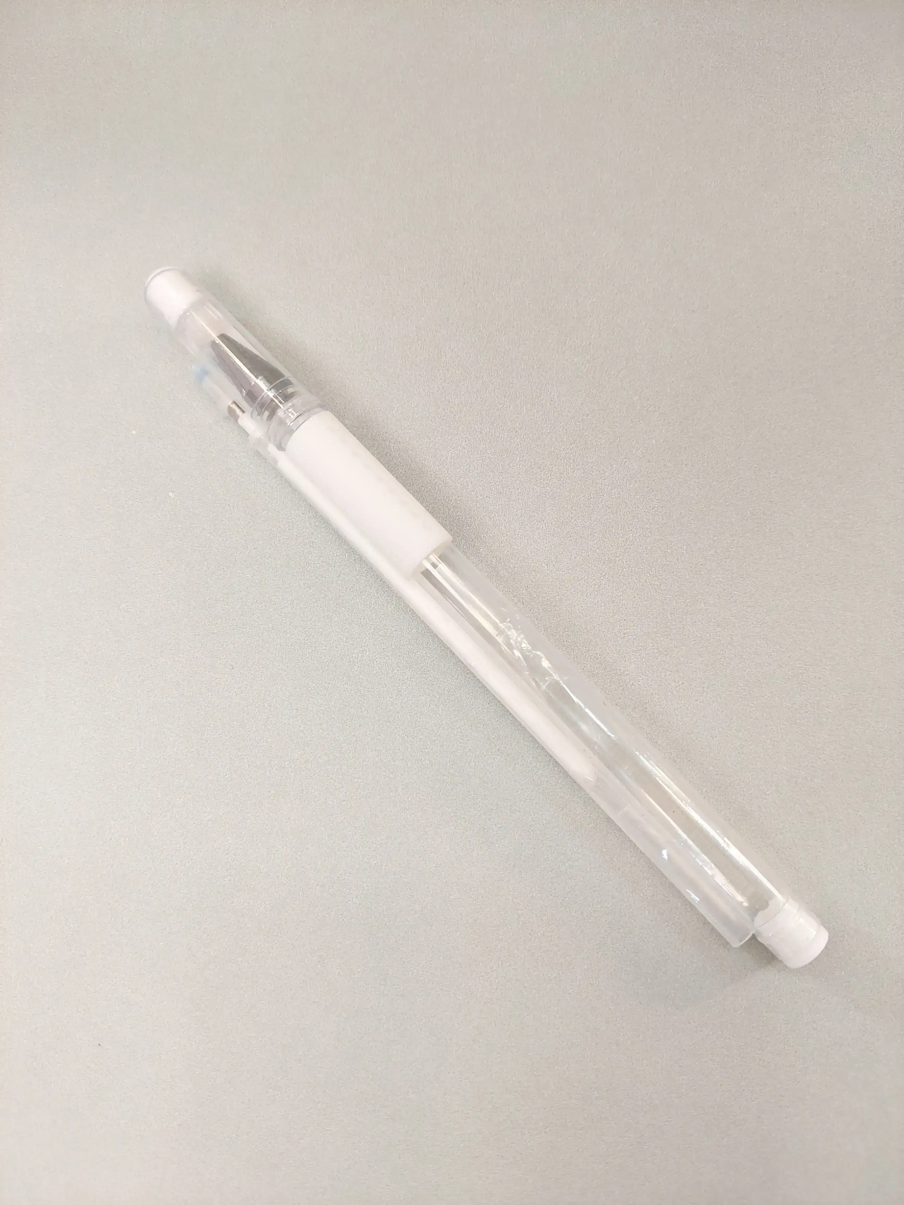 Lapicera en gel blanco
