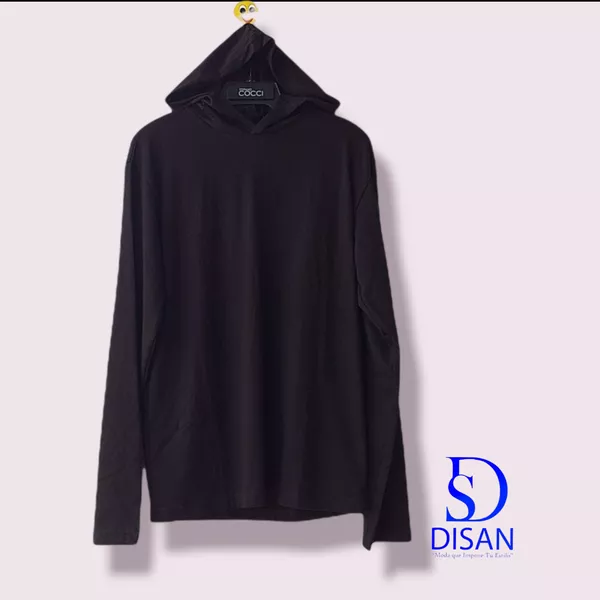 Polera con capucha
