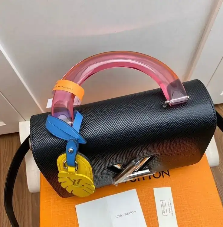 Louis Vuitton  2